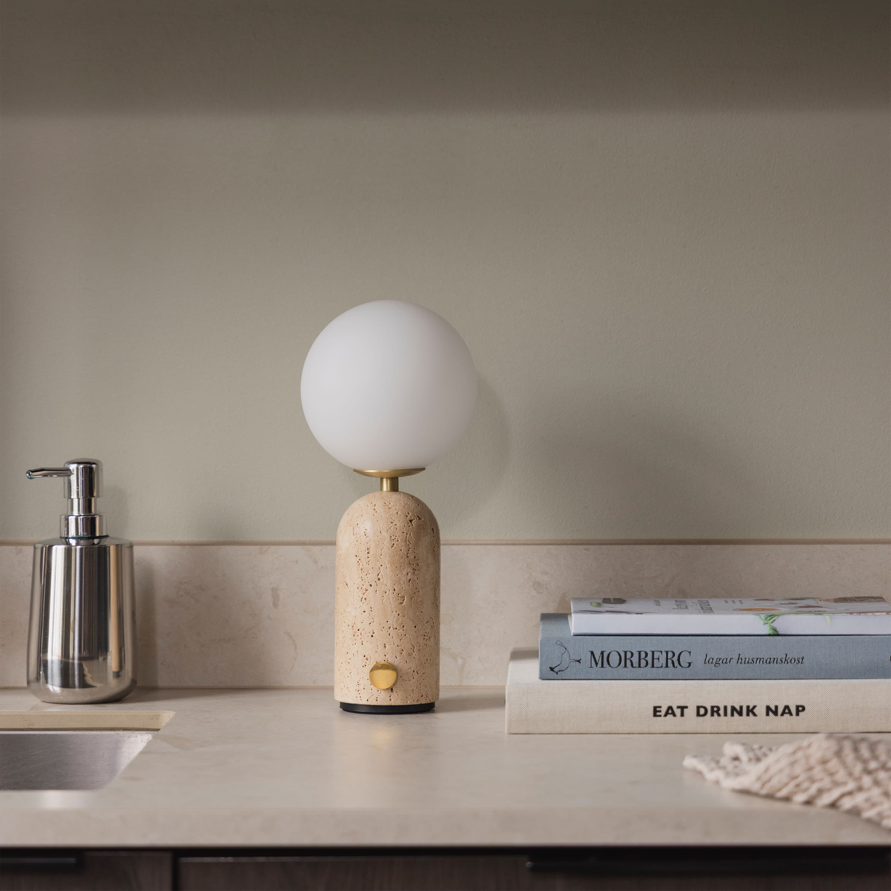 Torrano Kannettava Pöytävalaisin Beige travertiini