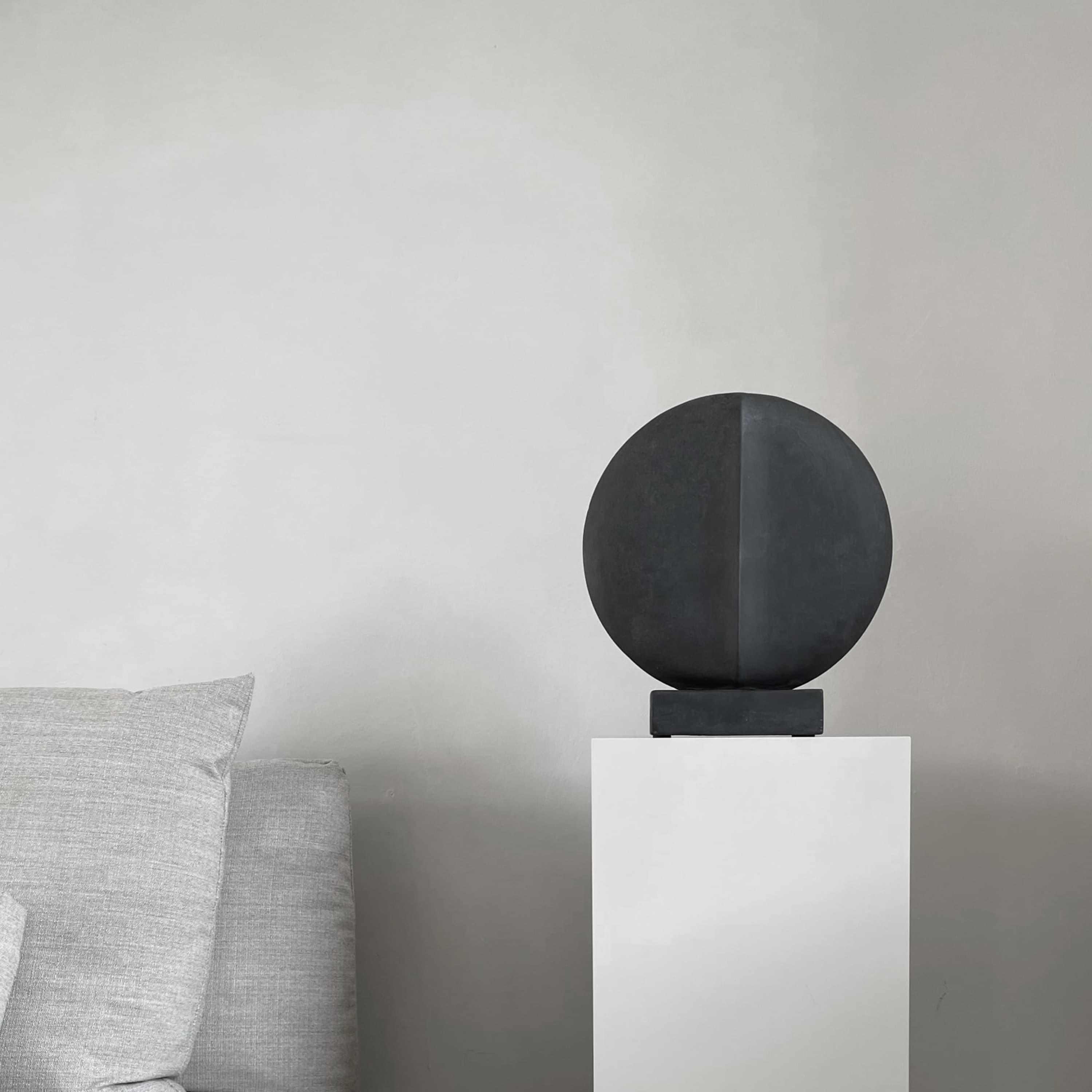 Guggenheim Maljakko Black Mini
