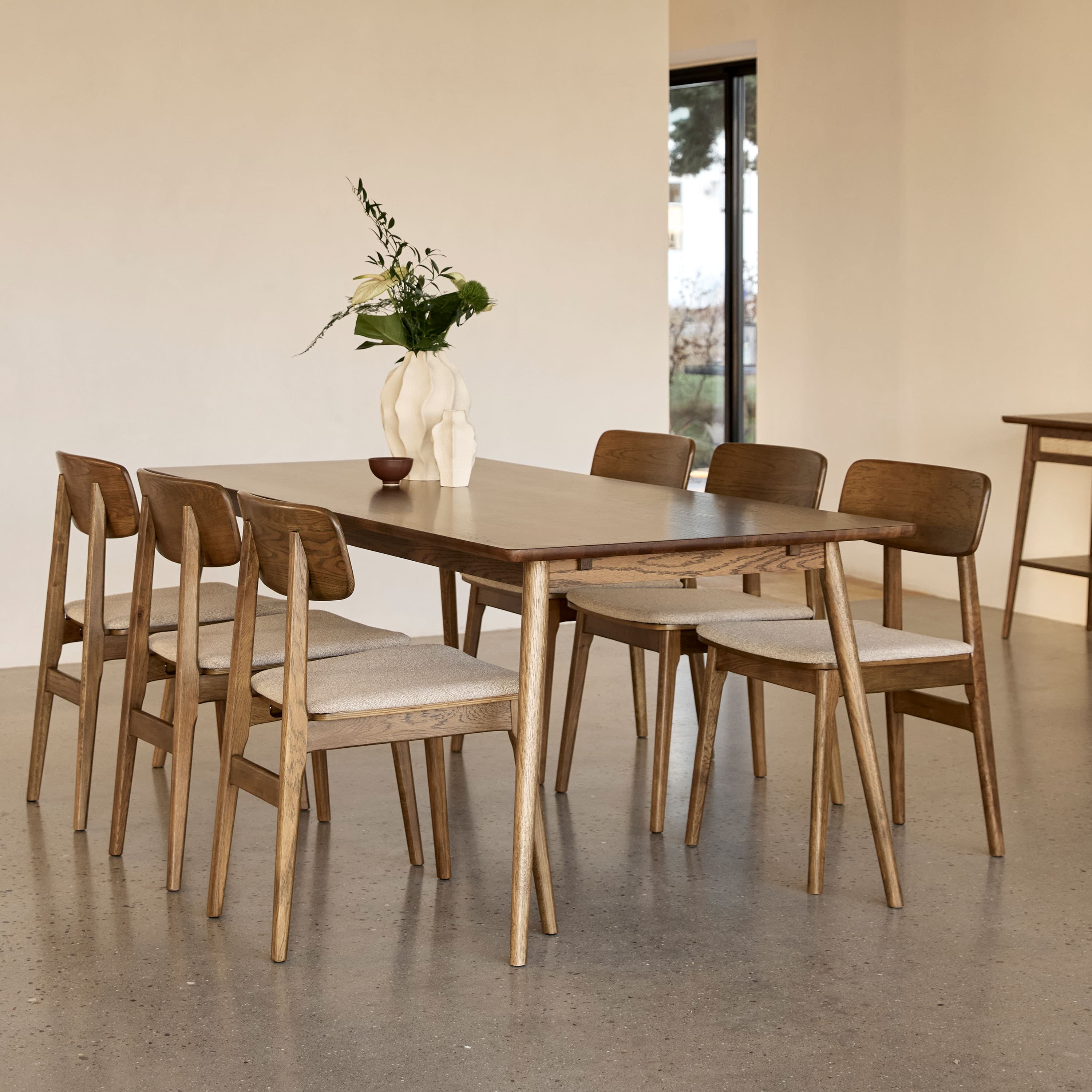 Sofia Ruokapöytä Smoked Oak 190cm