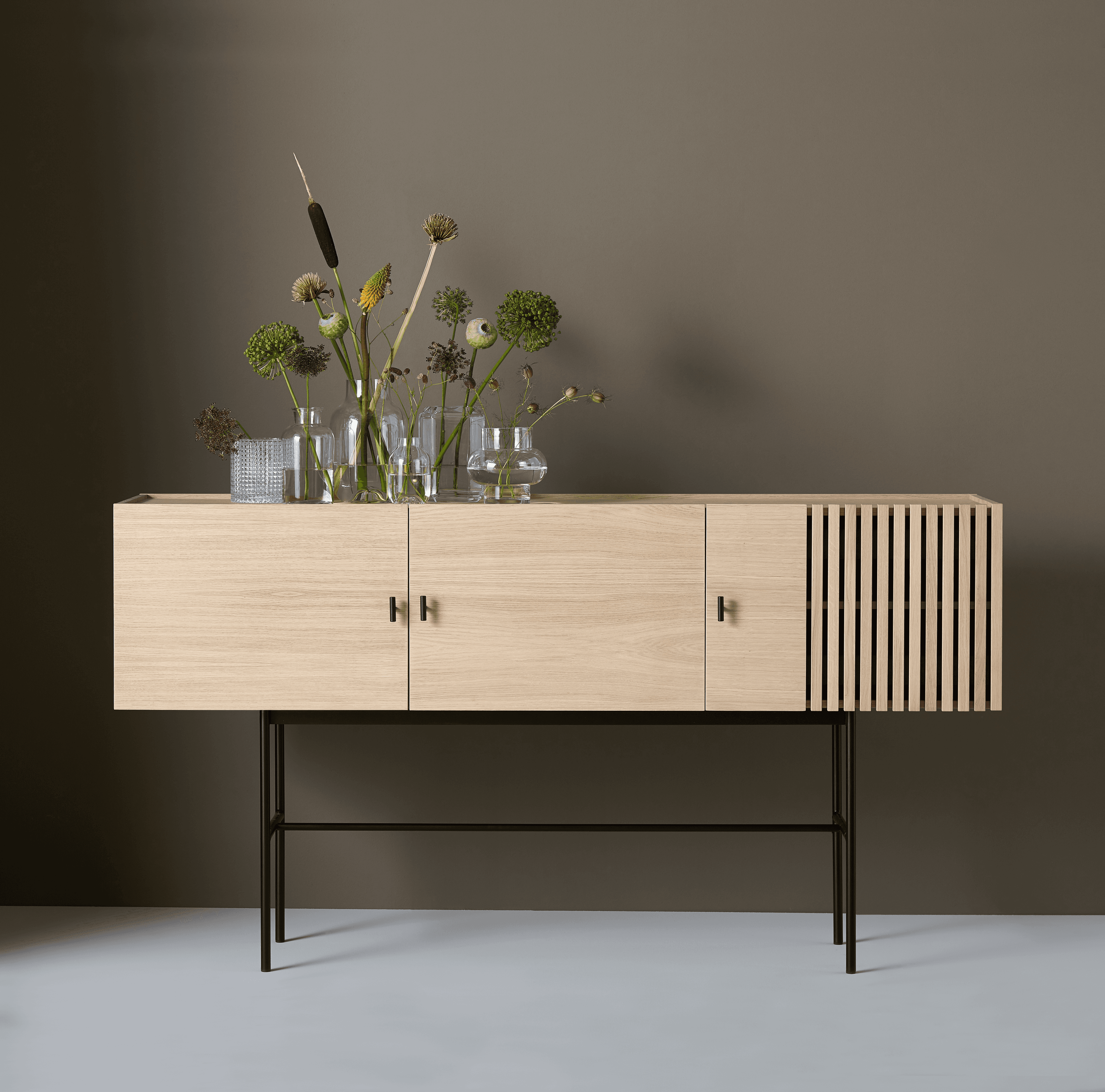 Array senkki white oak/black 180 cm
