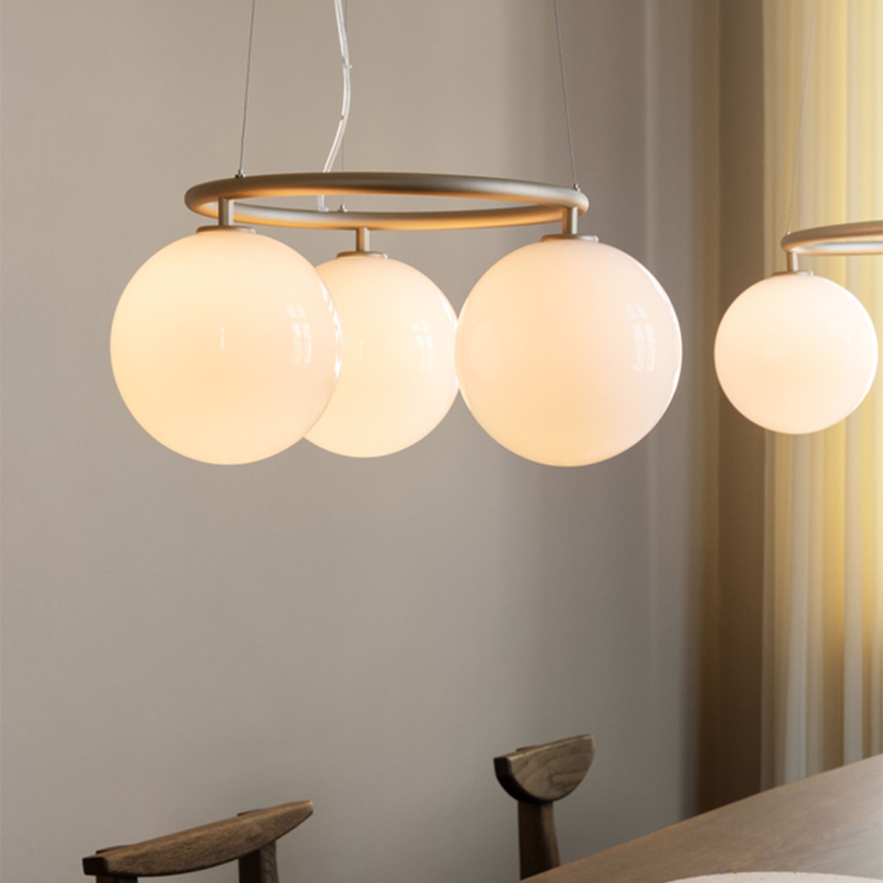 Miira 3 Circular kattovalaisin Brass/Opal