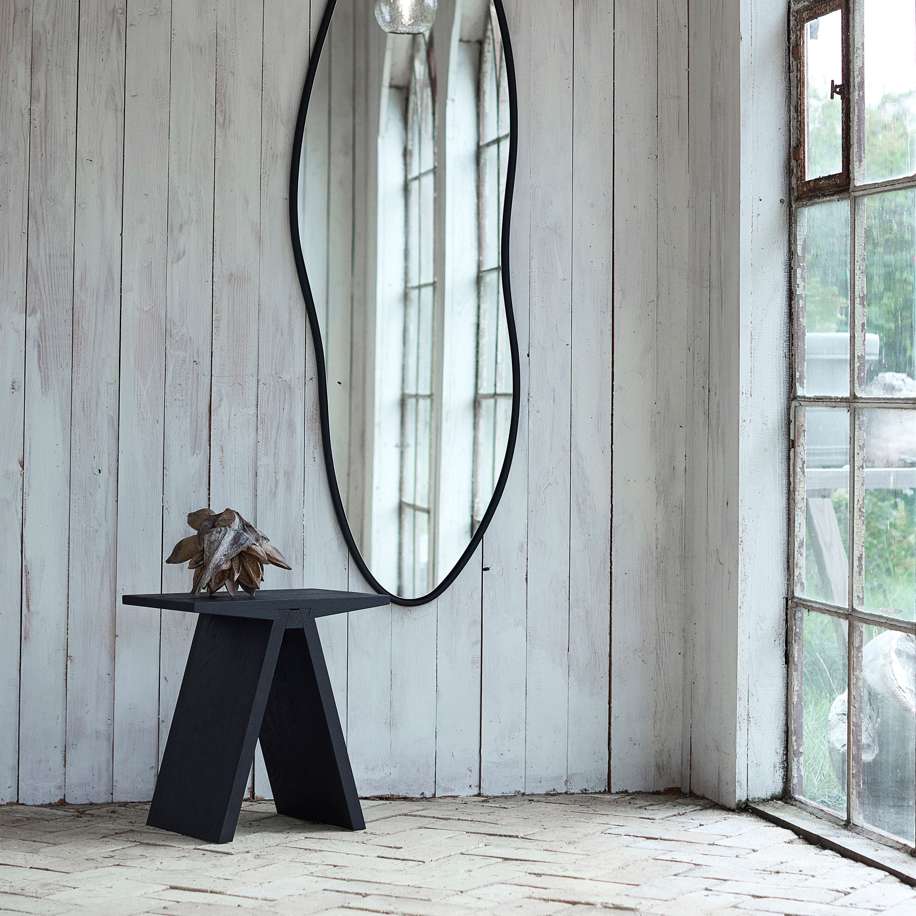 Angle Jakkara Black Stain/Oil Ash 45x29