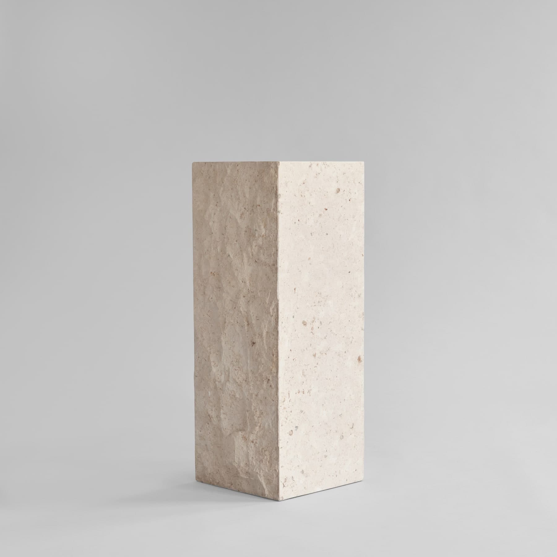 Podium Pedestal Limestone Maxi