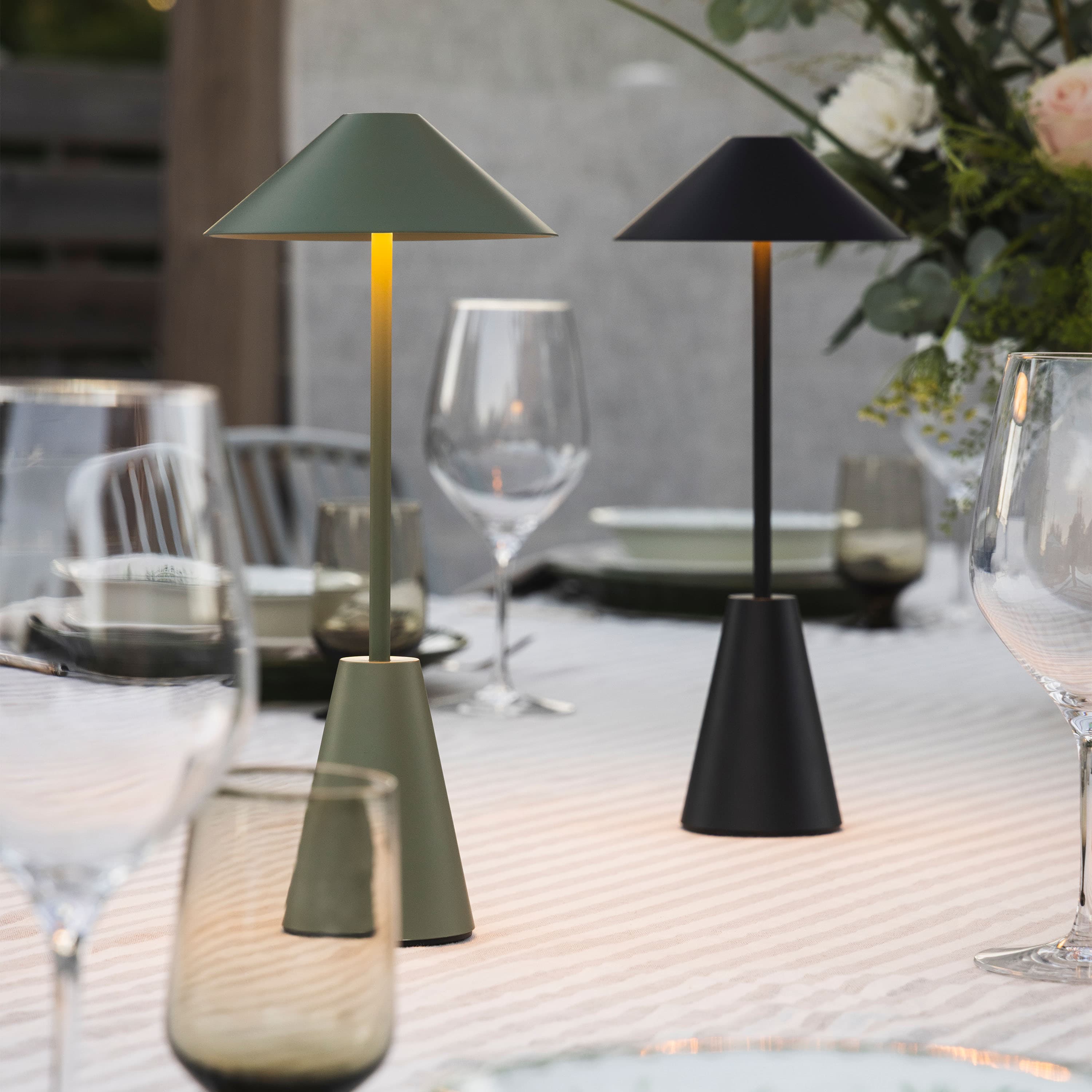 Cannes Kannettava Pöytävalaisin Musta 32cm