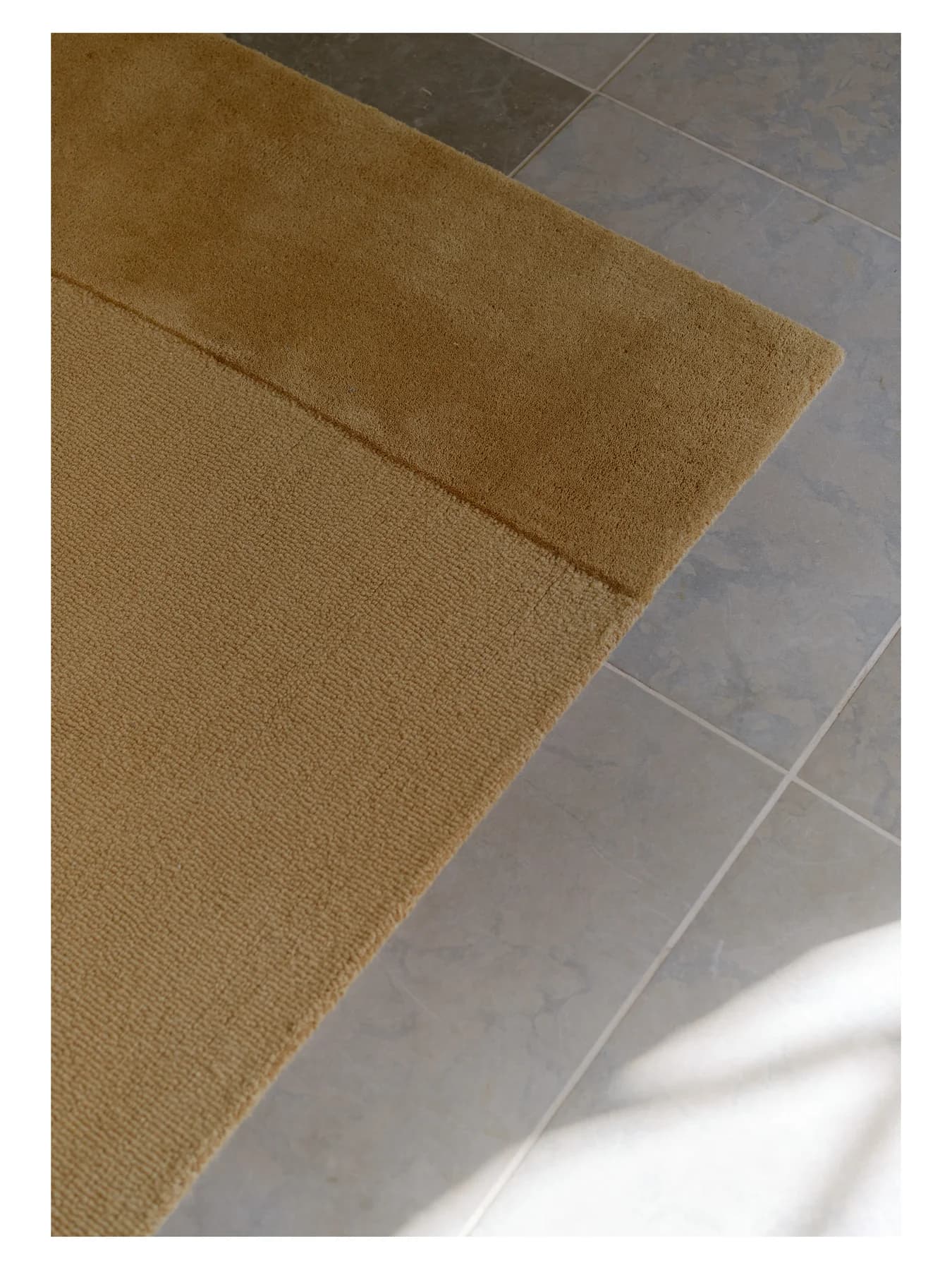 Split Plains villamatto mustard 200x300