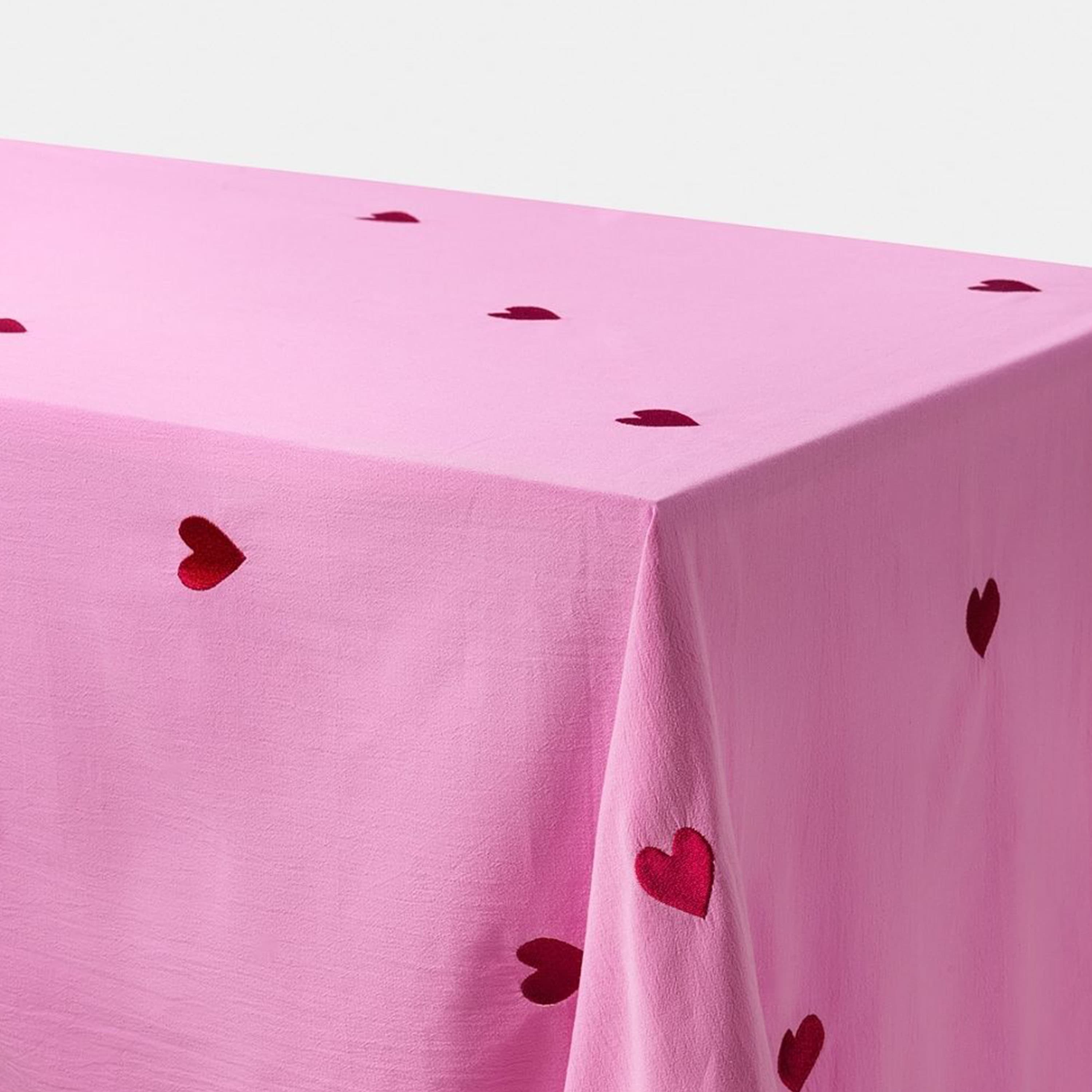 Pink Hearts -pöytäliina 145x250