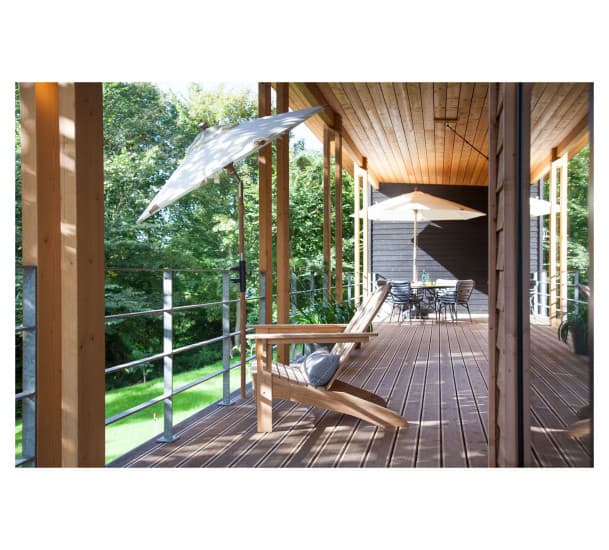 Balcony Aurinkovarjo Luonnonvalkoinen/Tiikki Ø180