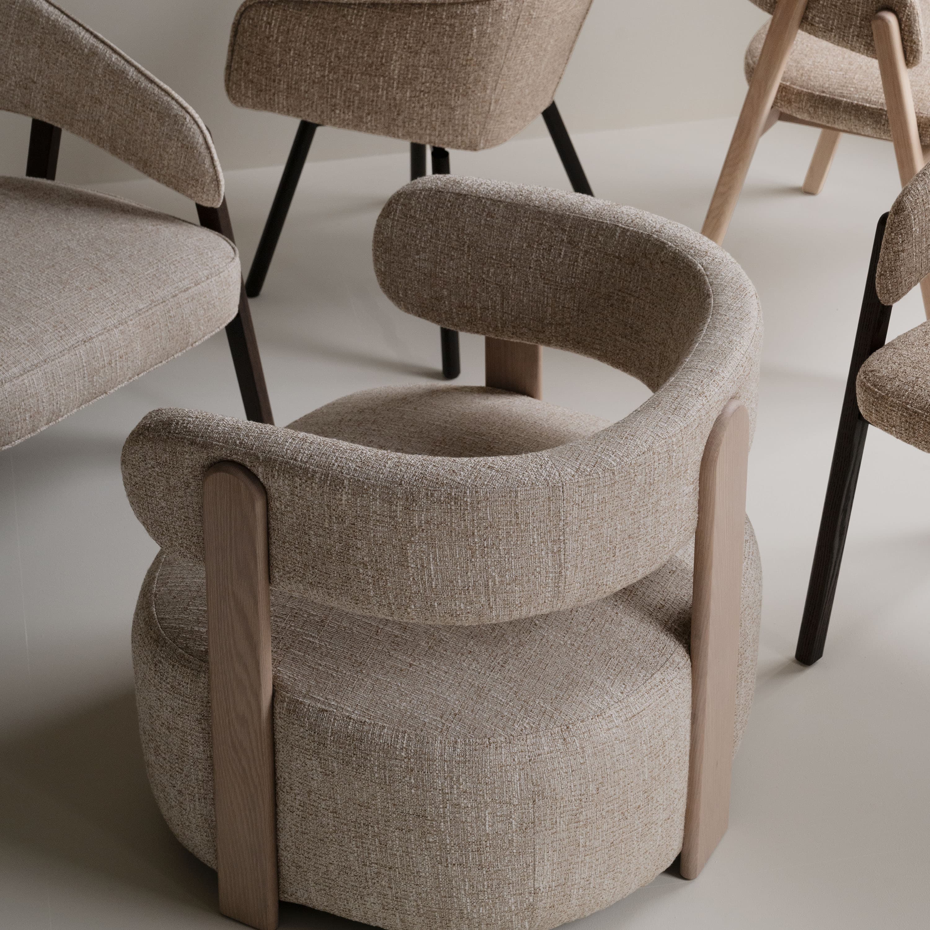 Jenison Loungestol Ljusbeige/Vitpigmenterad