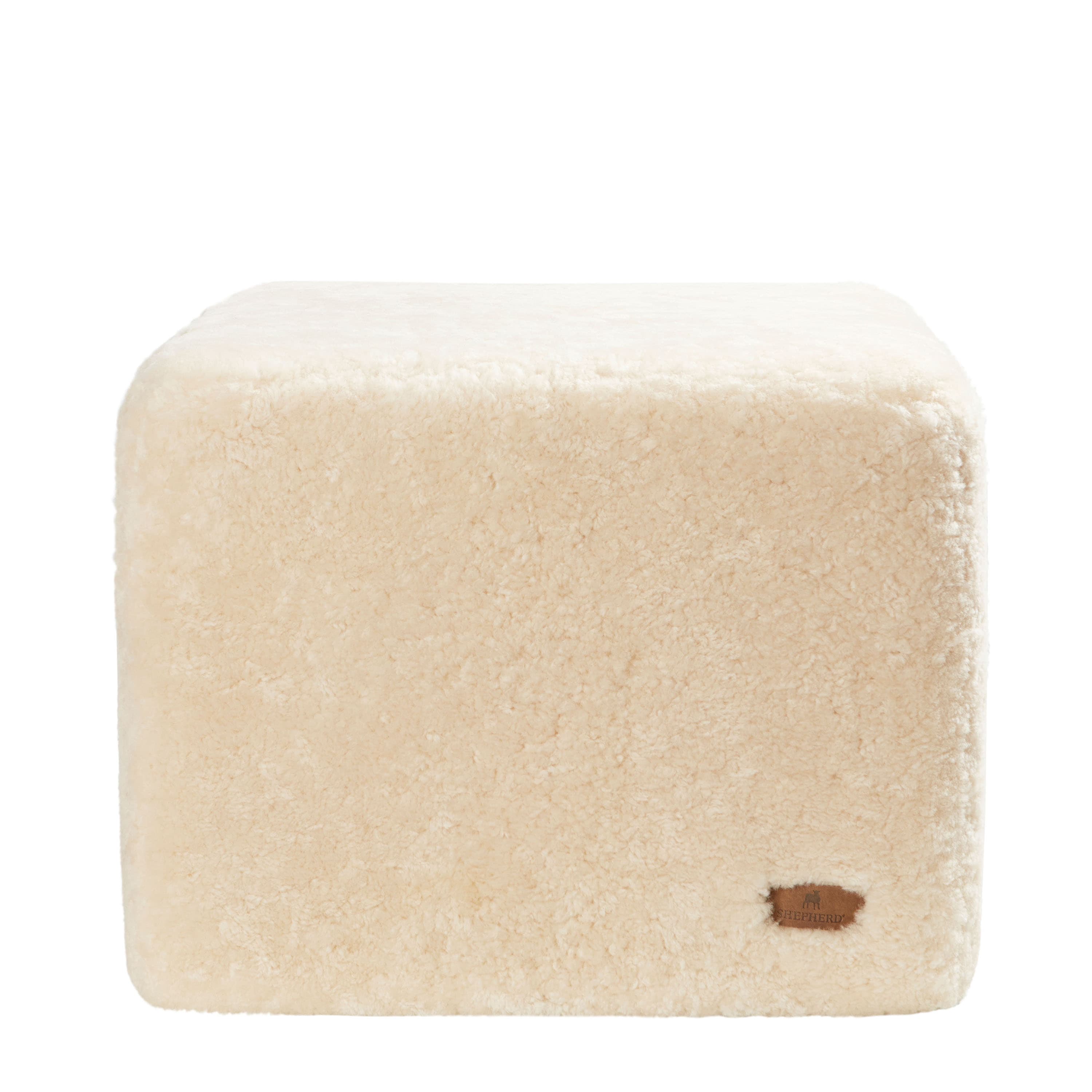 Emma Rahi Lampaannahka Creme 40x40