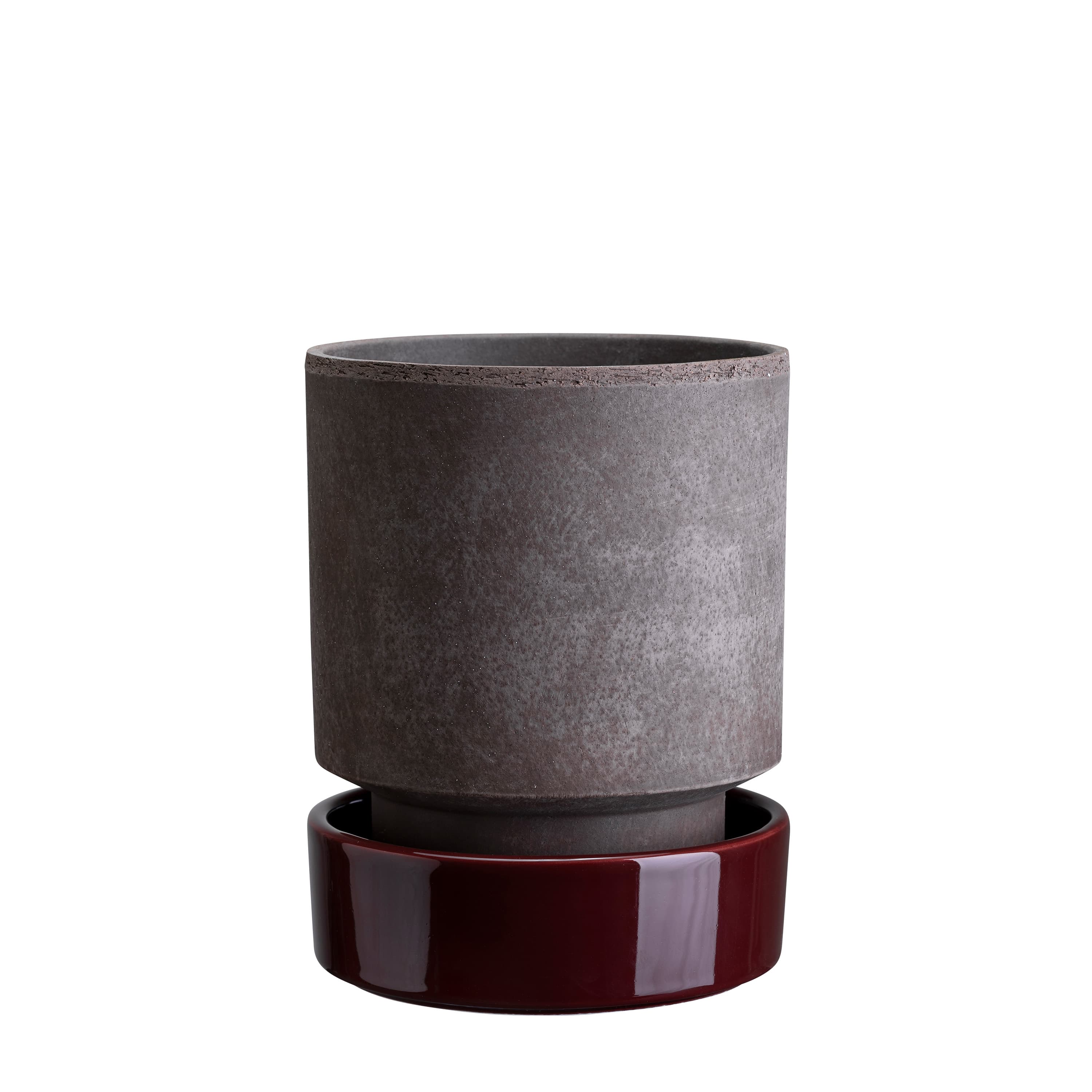 Hoff‑ruukku aluslautasella Raw Grey/Glazed Deep Burgundy Ø18