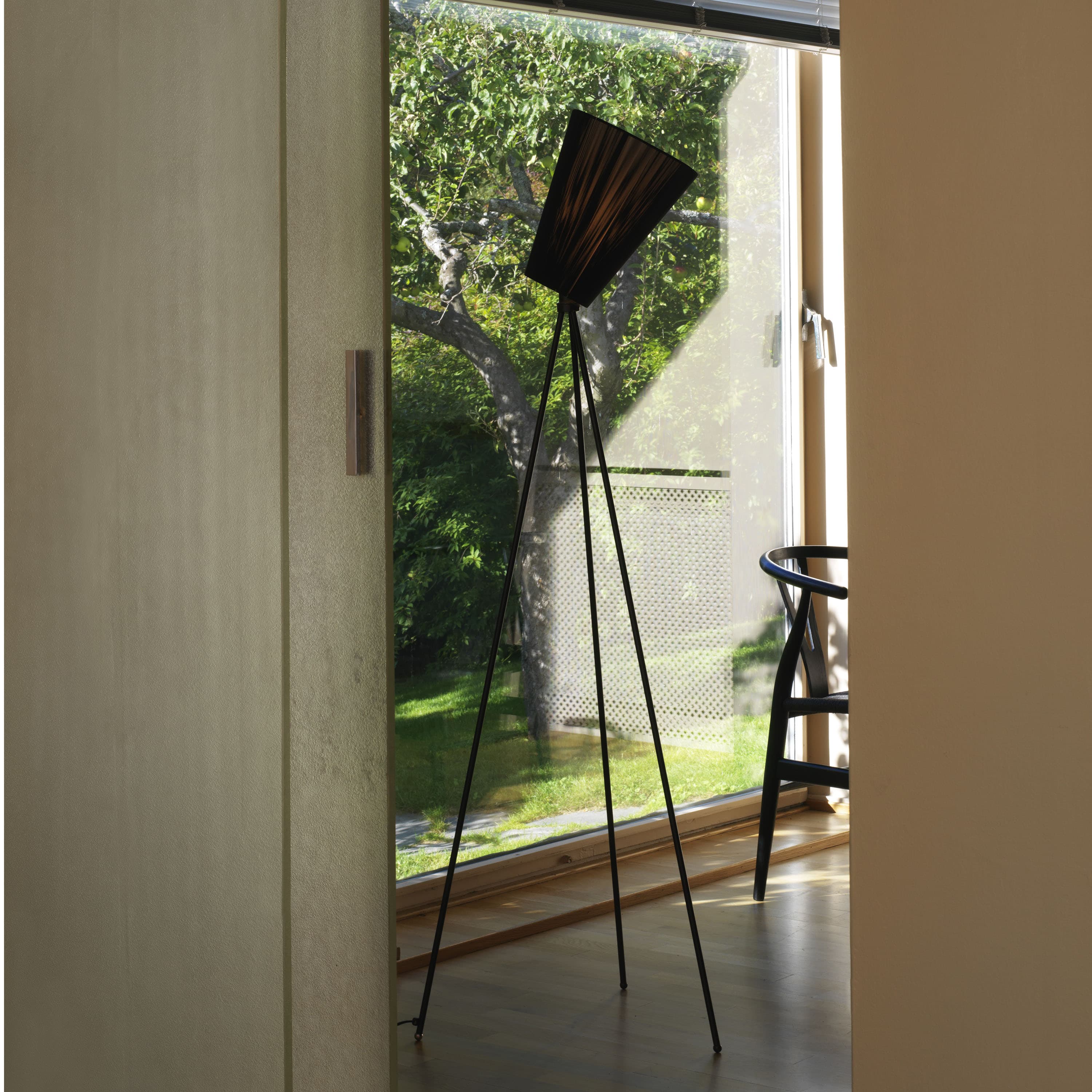 Oslo Wood Lattiavalaisin Varjostin Black