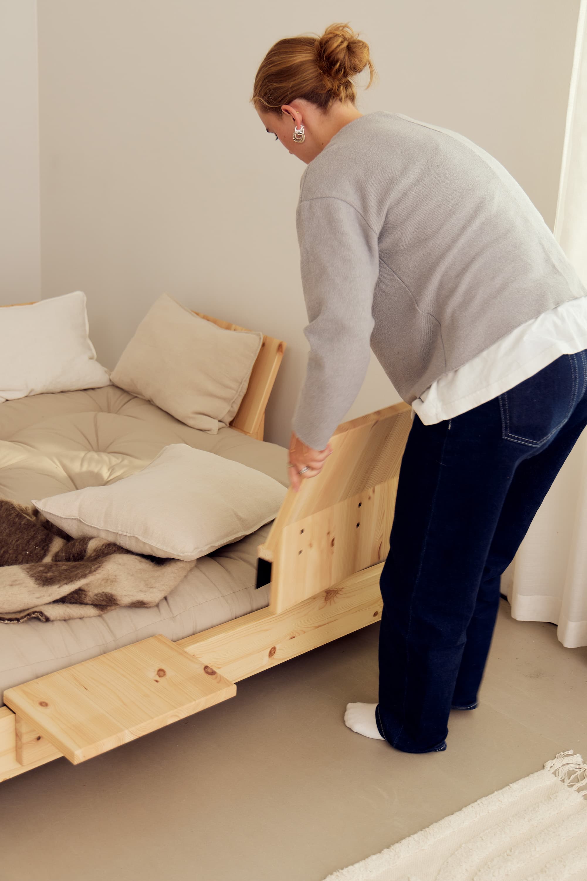 Social Vuodesohva Luonnonvärisellä/Beigellä verhoilulla 140cm sisältäen 4 selkänojaa/sivupöytää