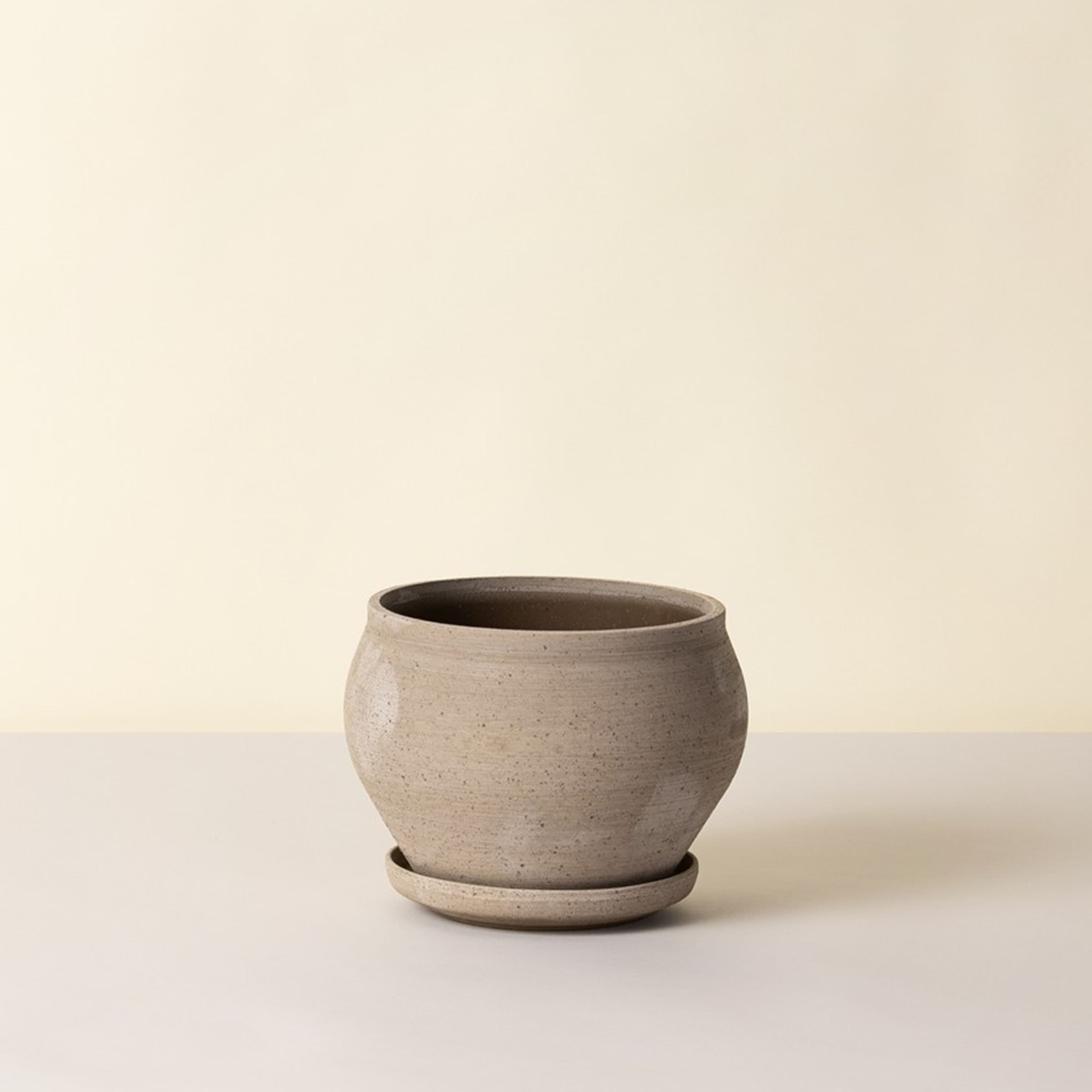Delphi Ruukku aluslautasella Raw Grey Low Ø24