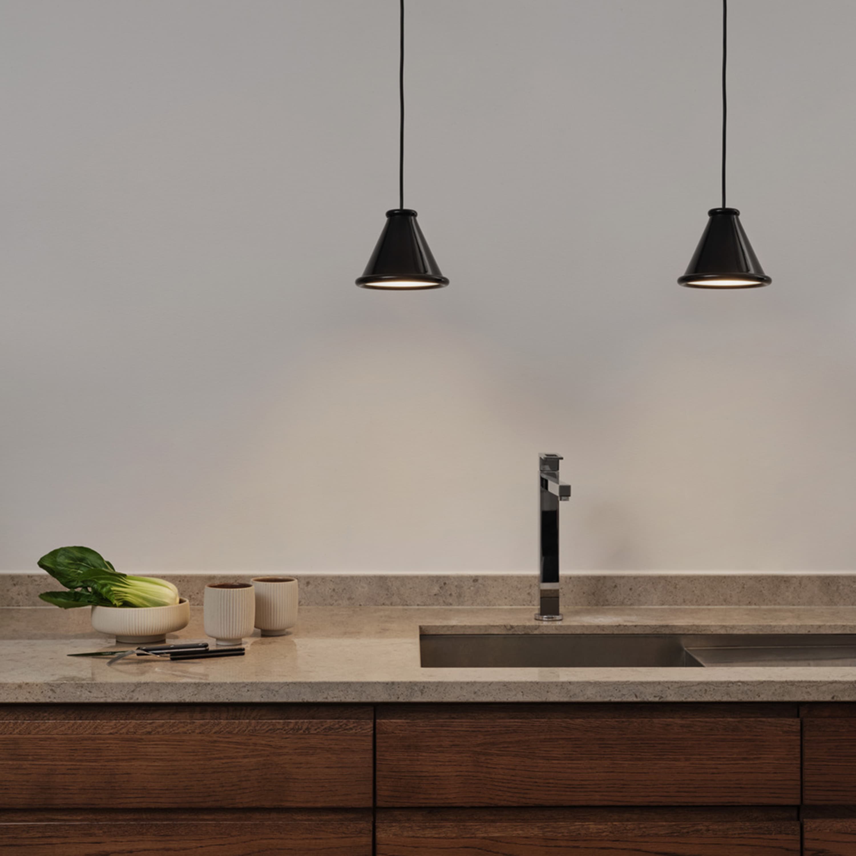 Belle Kattovalaisin Glossy Black Ø15
