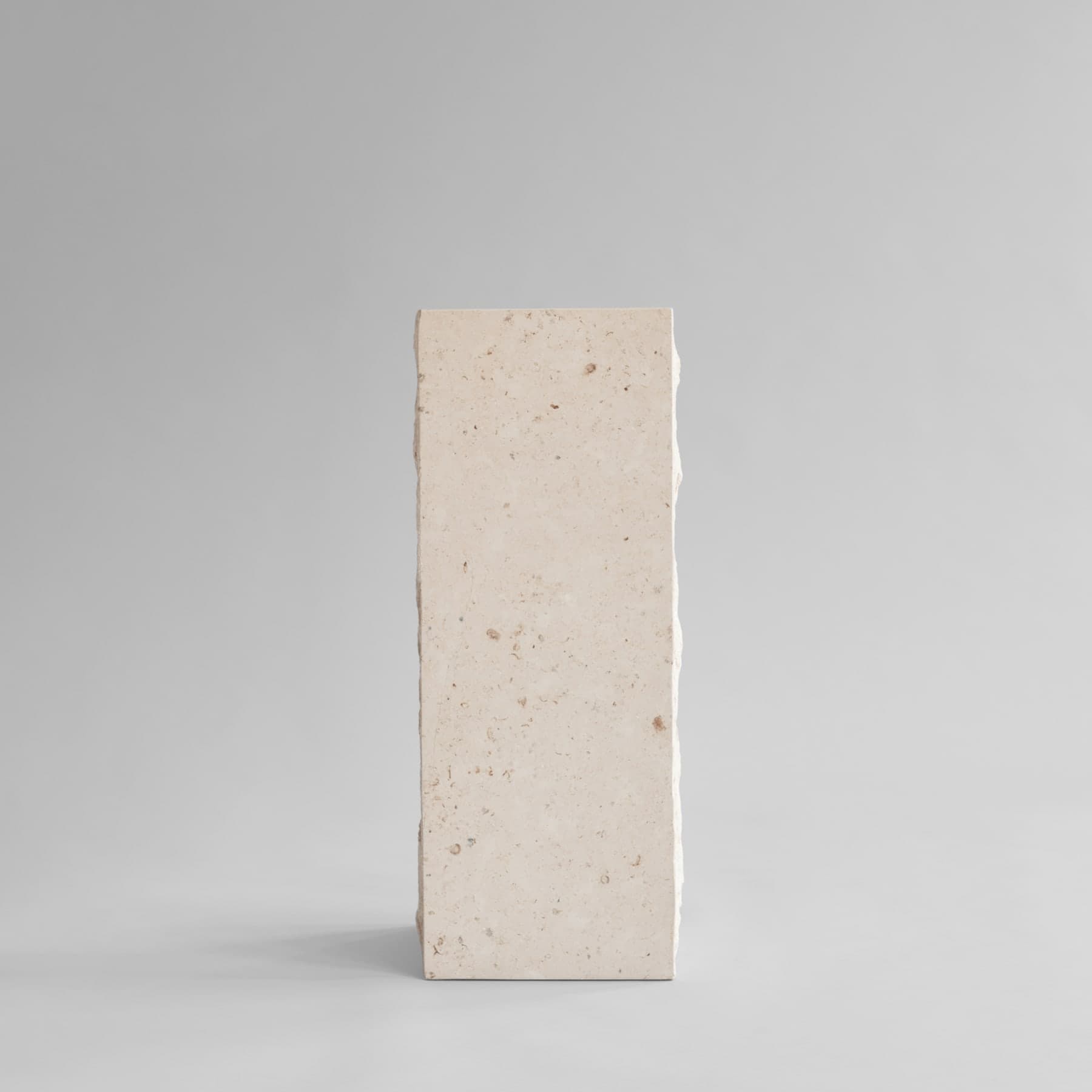Podium Pedestal Limestone Maxi