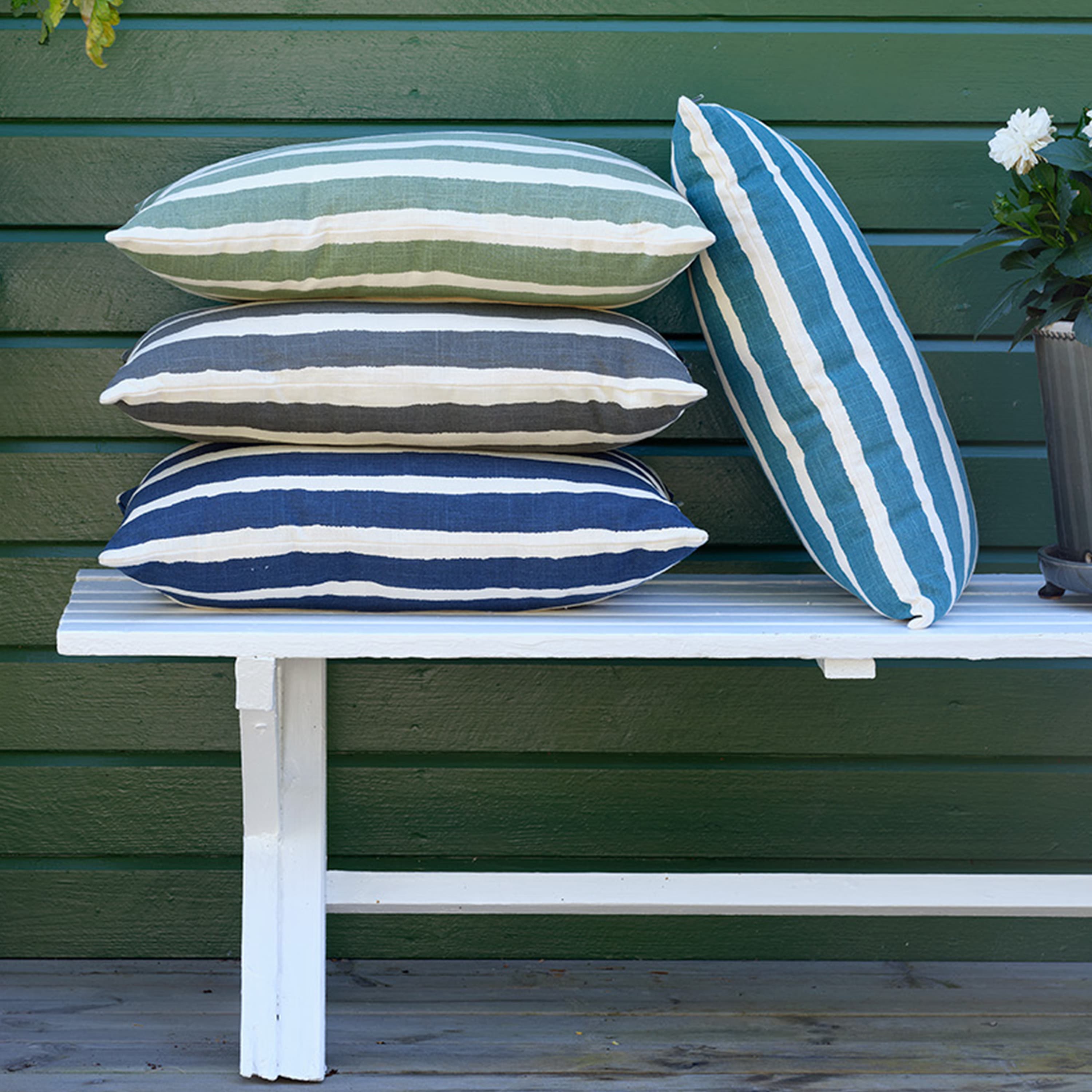 Block Stripe Outdoor Koristetyyny Heaven Blue/Offwhite 40x60