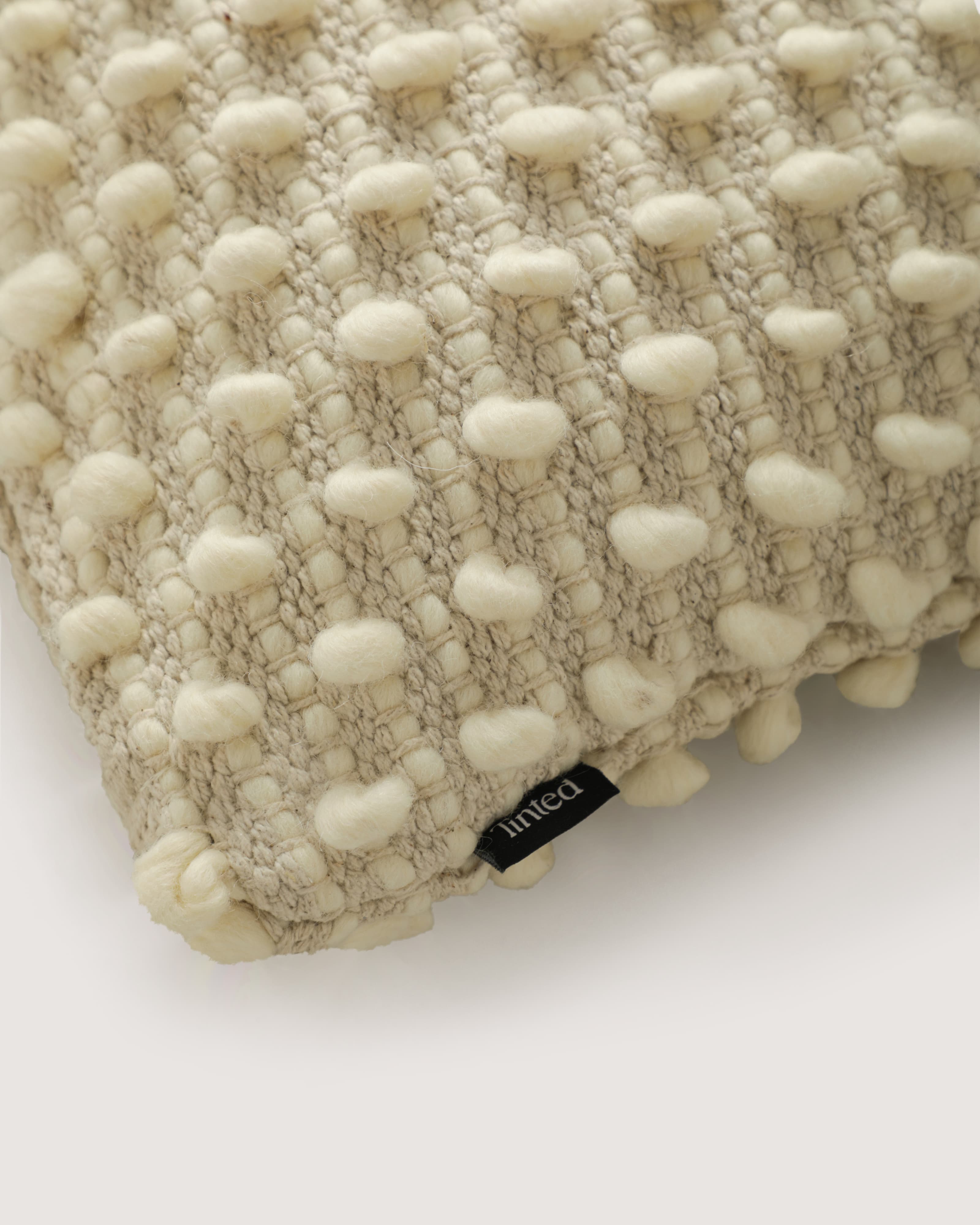 Tuhlin Pehmustetyyny Offwhite 30x50 cm
