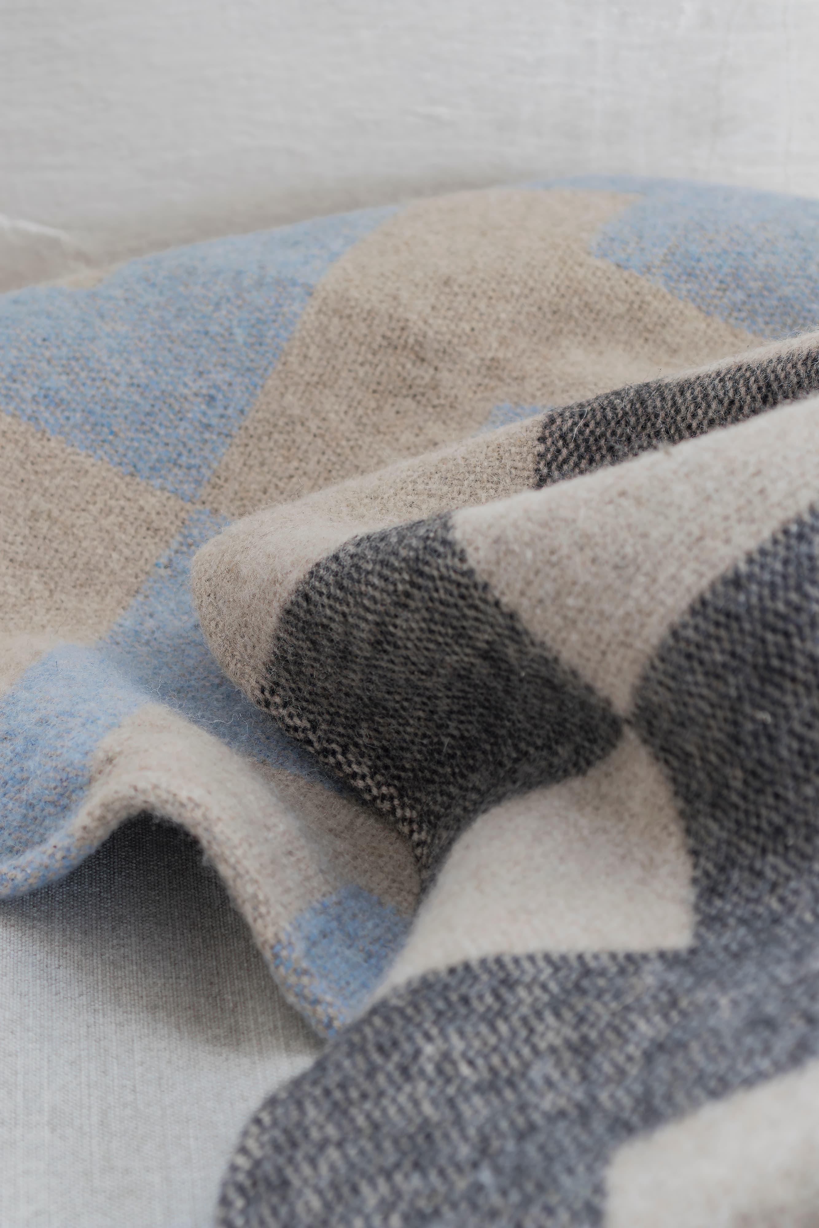 Maze torkkupeitto light blue 130x190