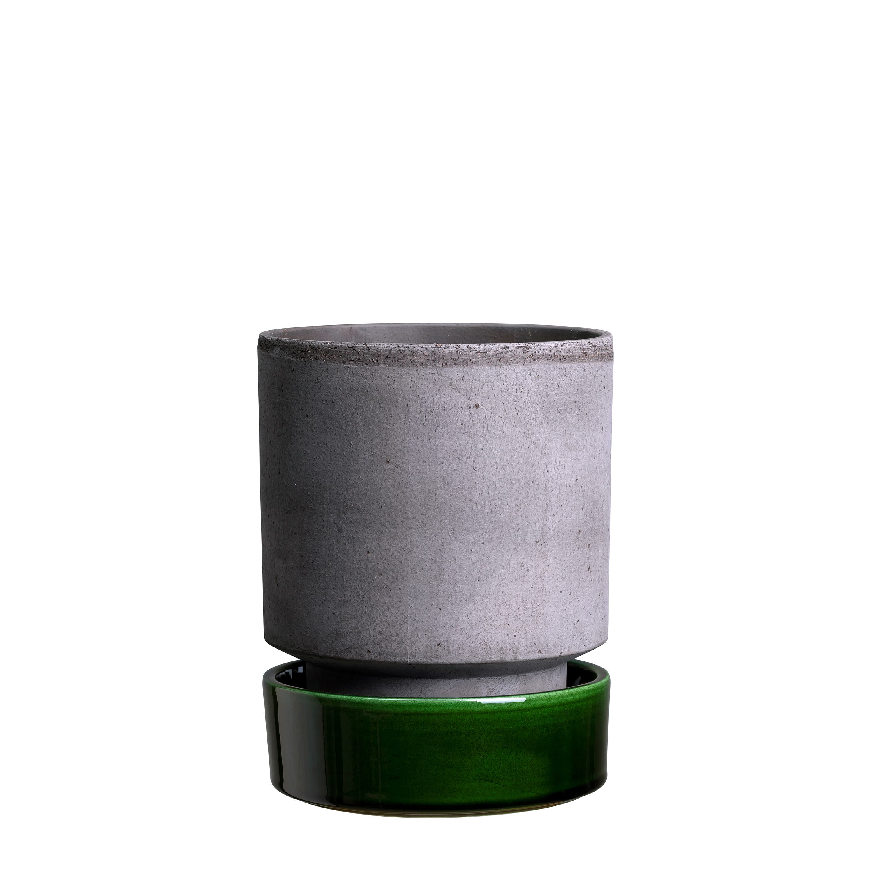 Hoff‑ruukku aluslautasella Raw Grey/Glazed Emerald Green Ø14
