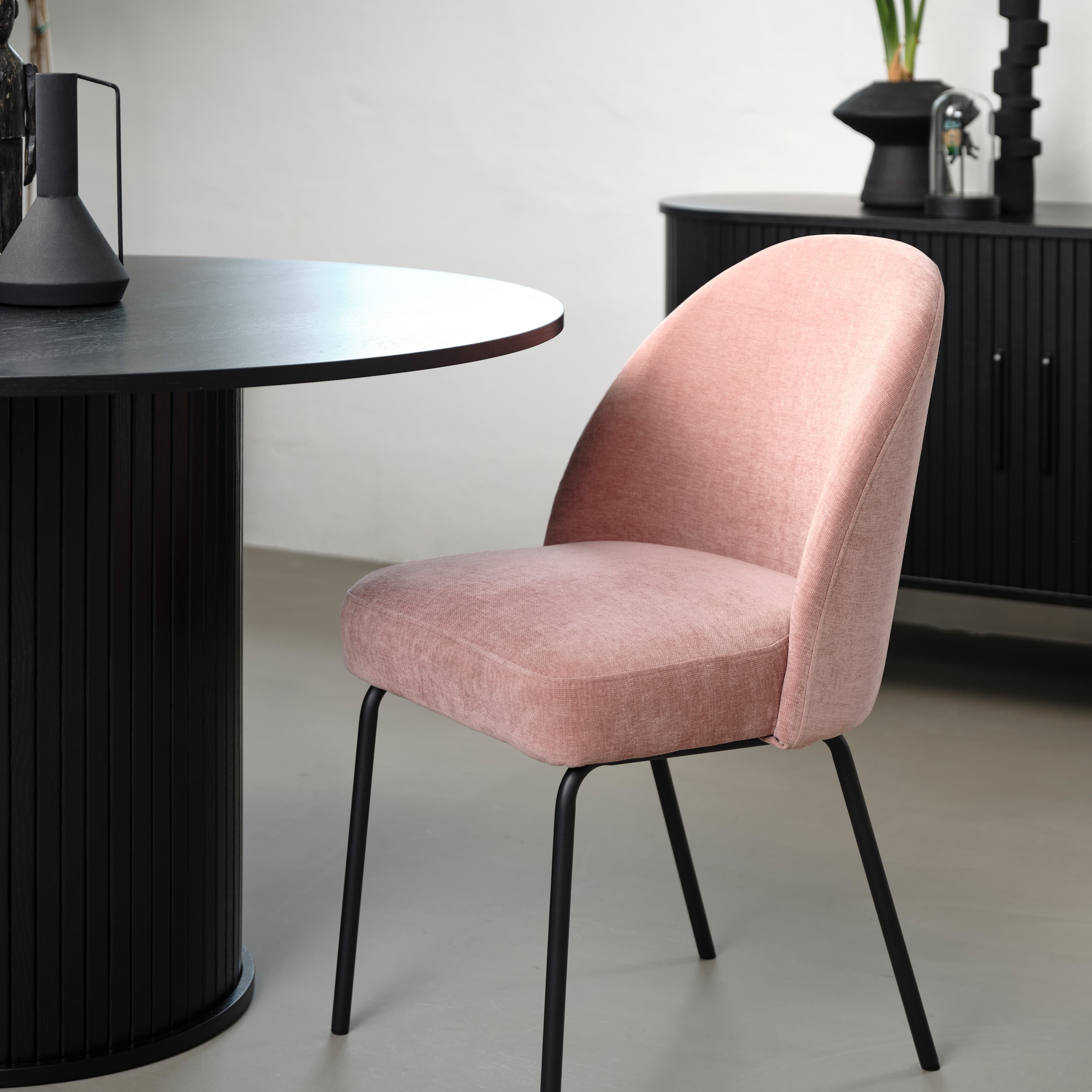 Dara Ruokapöytä Tammi Black Ø120