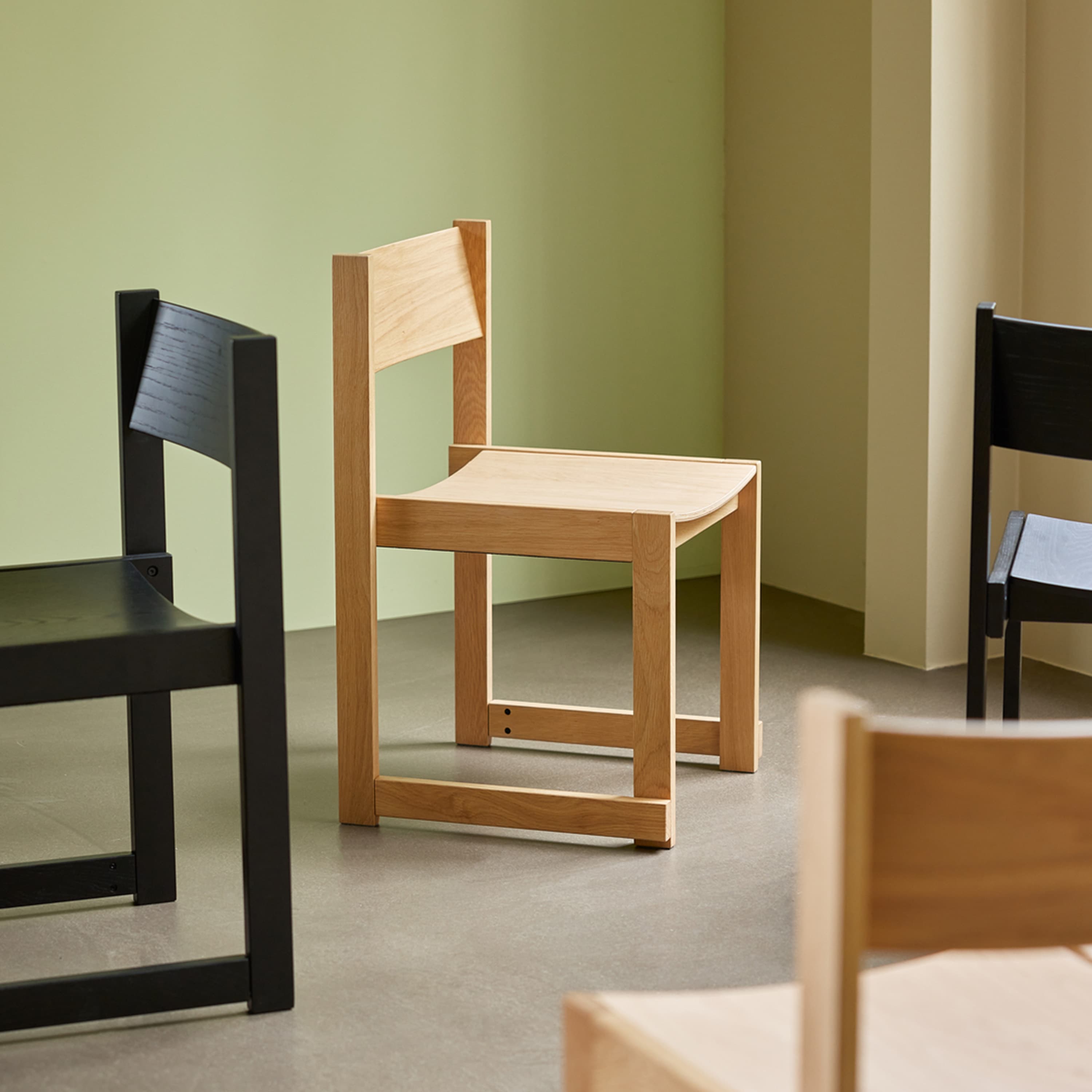 Forma Ruokatuoli Black