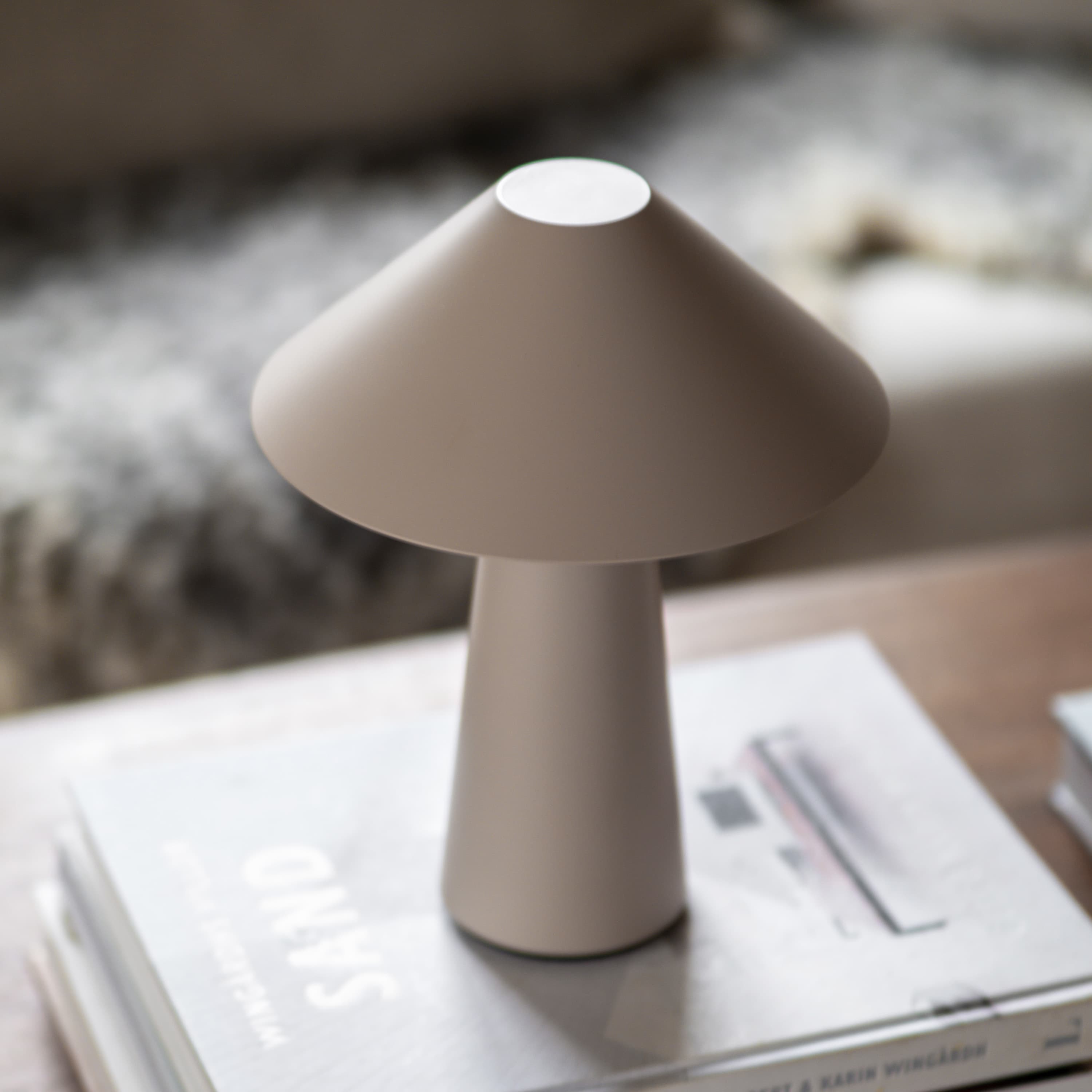 Cannes Portabel Pöytävalaisin Mud 26cm