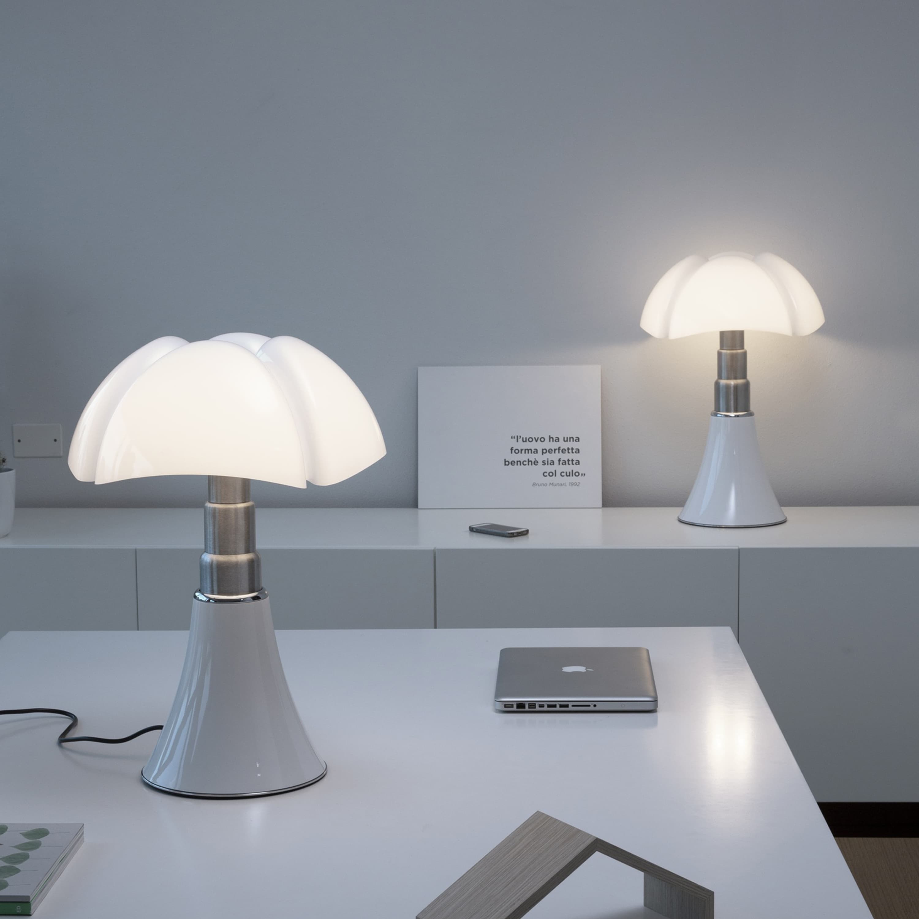 Pipistrello Mini Kannettava Pöytävalaisin Himmentimellä LED Valkoinen