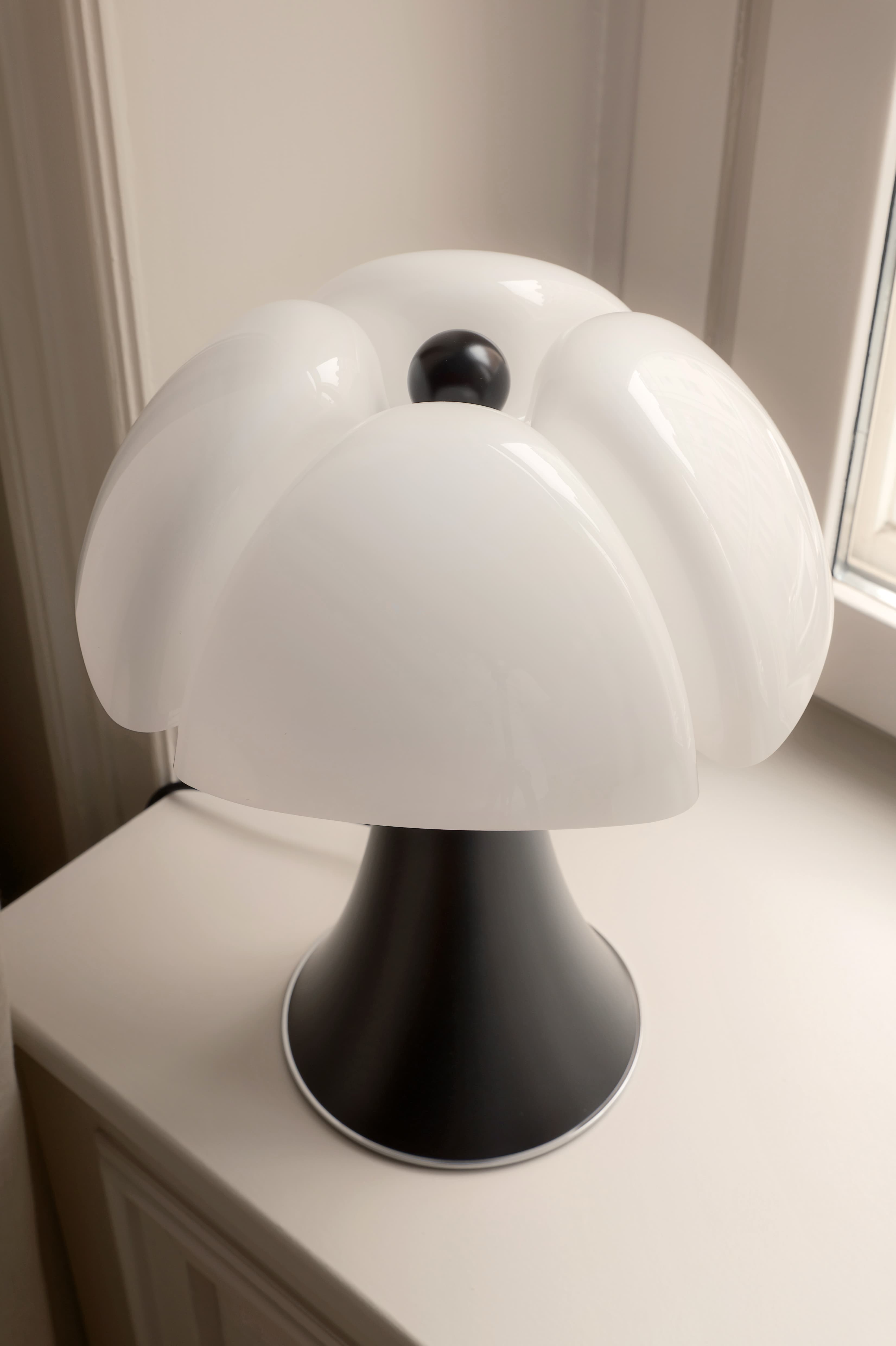 Pipistrello Mini Pöytävalaisin Himmentimellä LED Tummanruskea