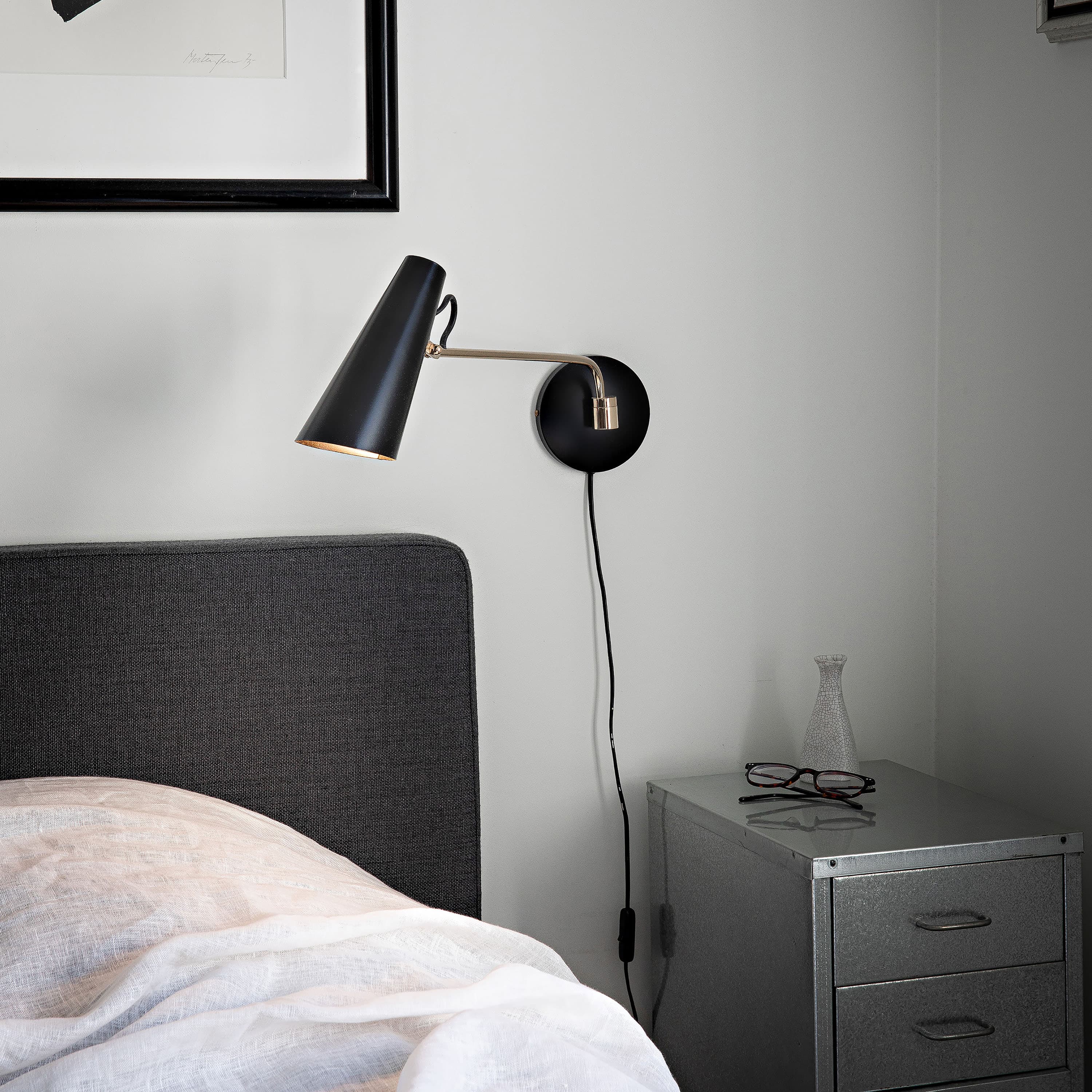 Birdy Swing Seinävalaisin Black/Brass