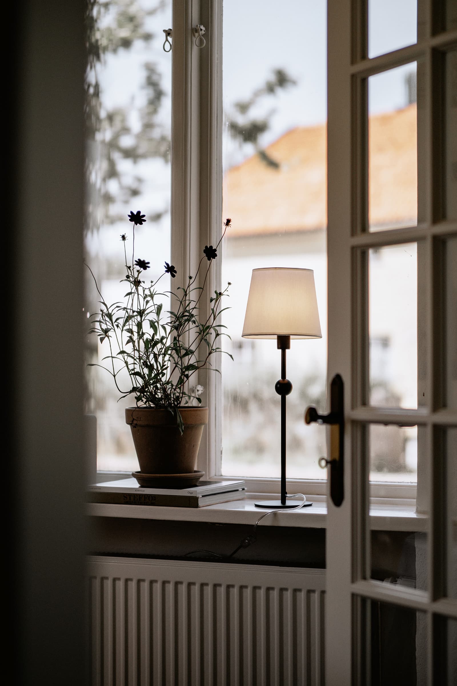 Astrid lampunjalka musta 41