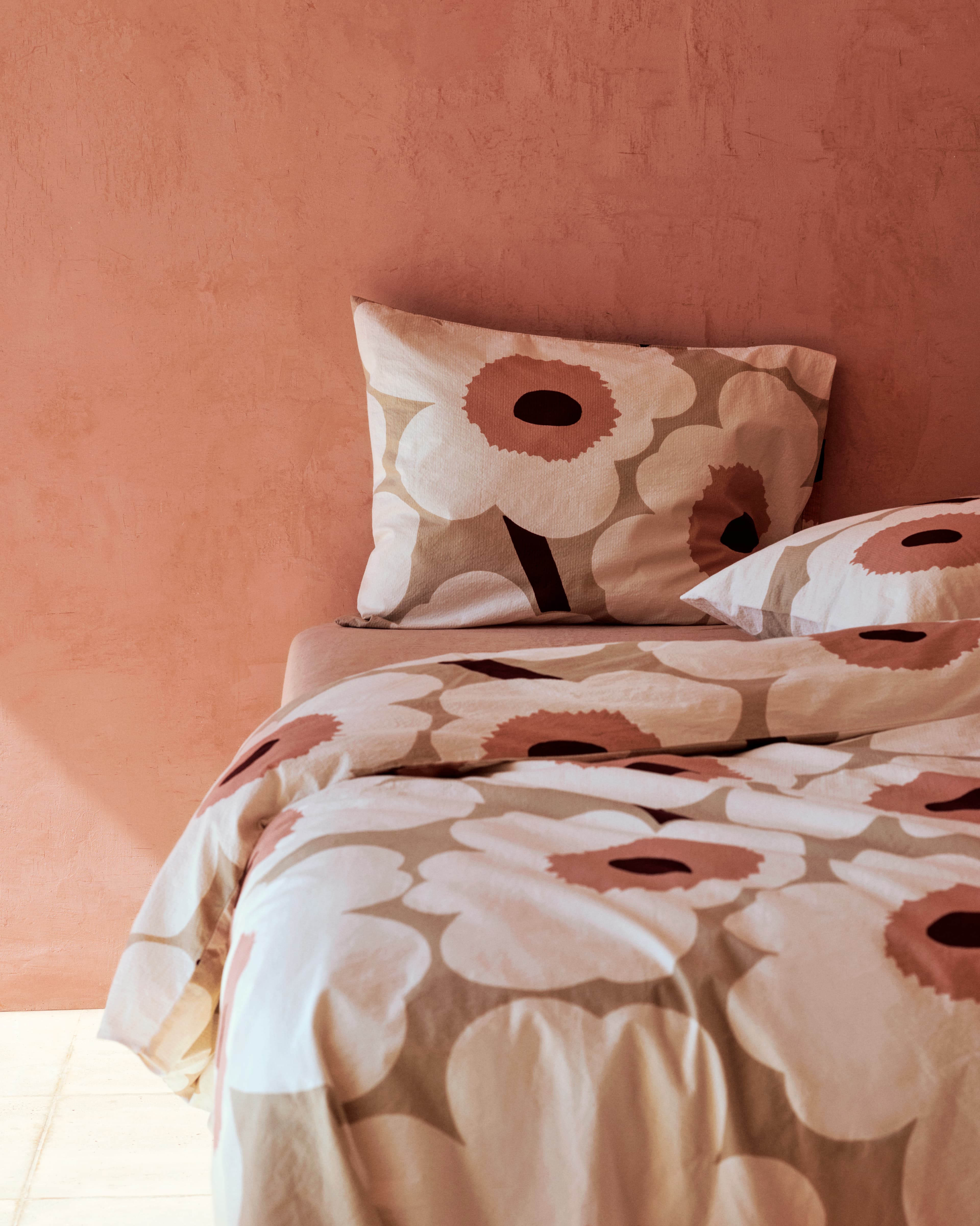 Unikko tyynyliina kreppi beige/rose 50x60