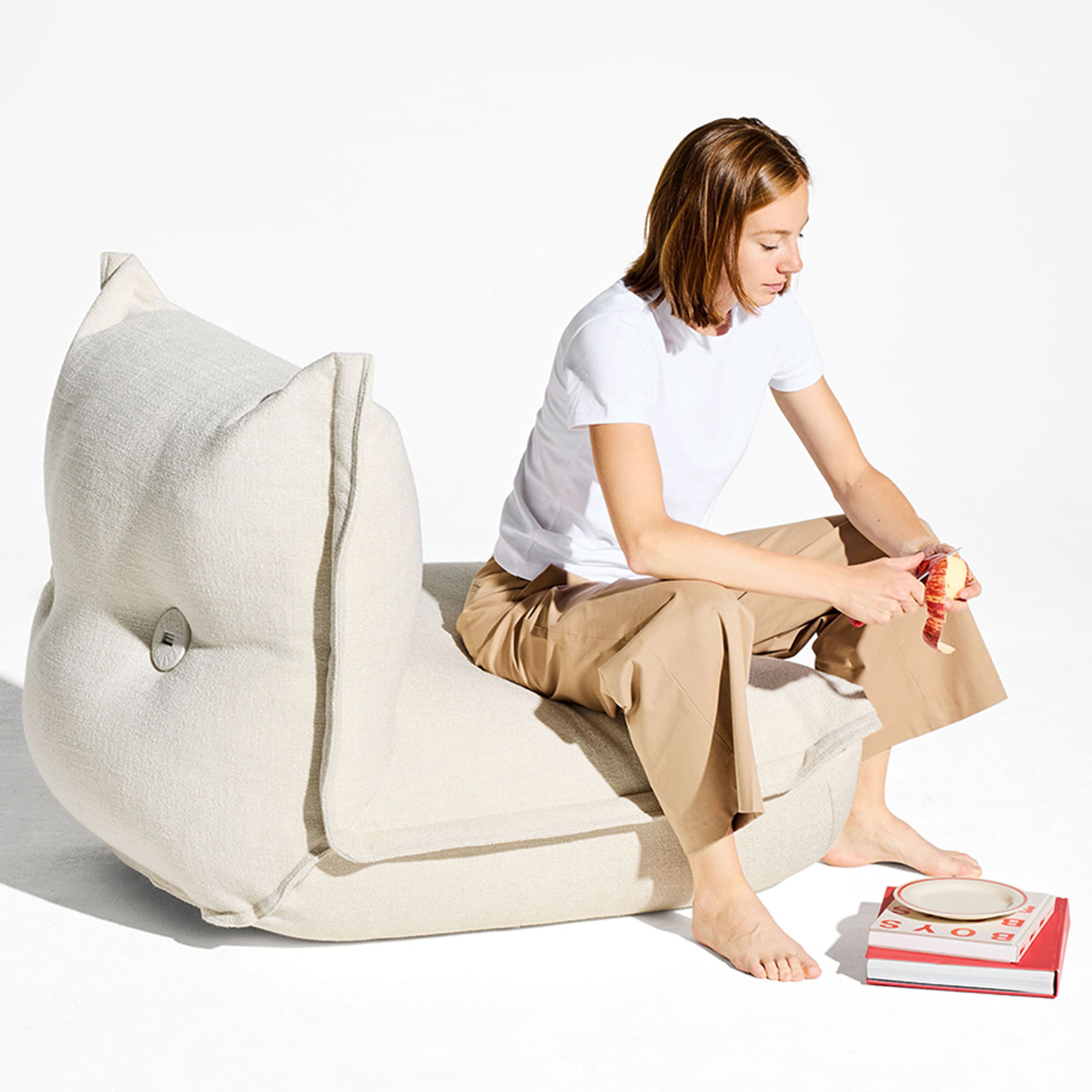 The BonBaron Slim Recycled Bouclé Lounge-tuoli Kerma