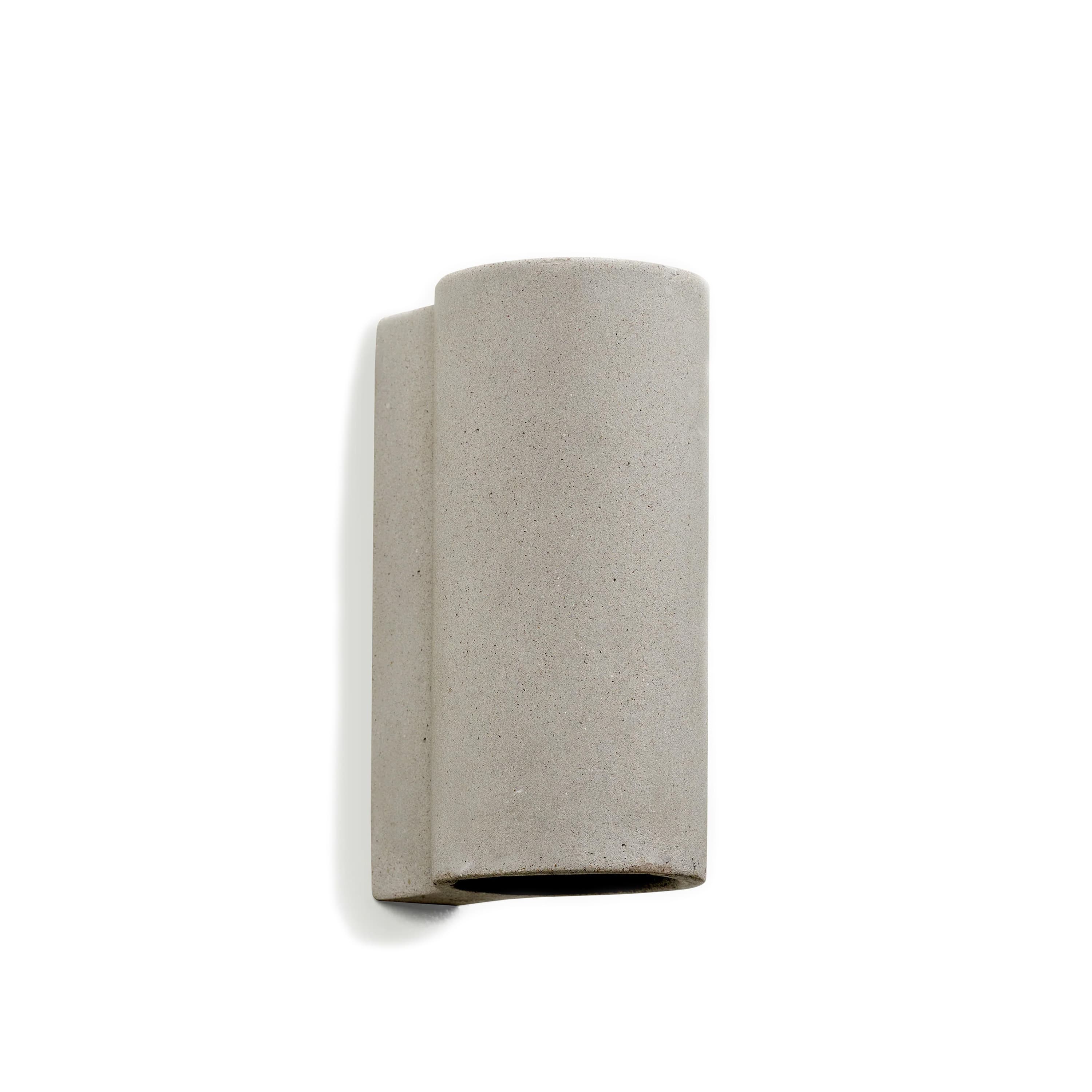 °3 Primary Shape Seinälamppu Concrete