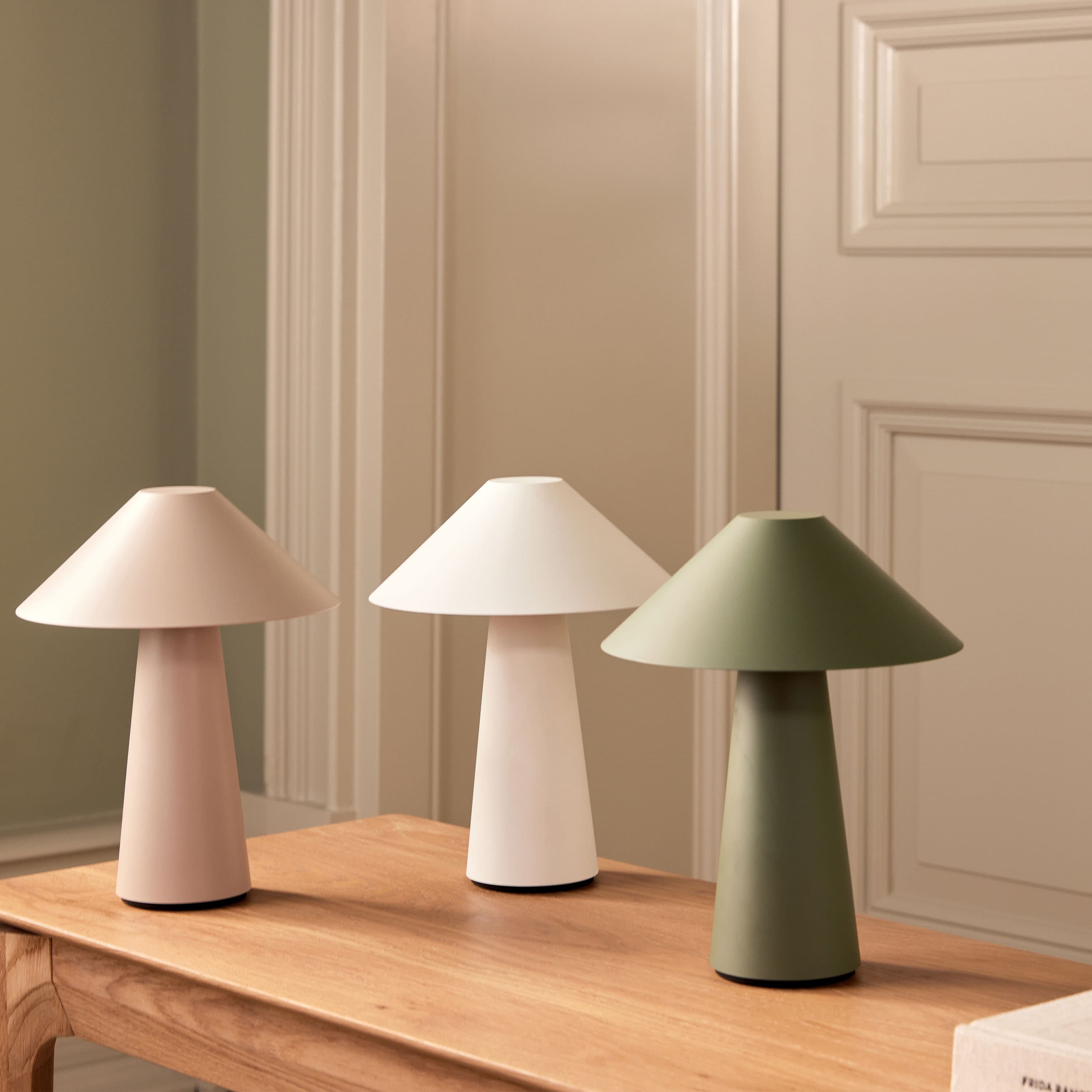 Cannes Portabel Pöytävalaisin Valkoinen 26cm