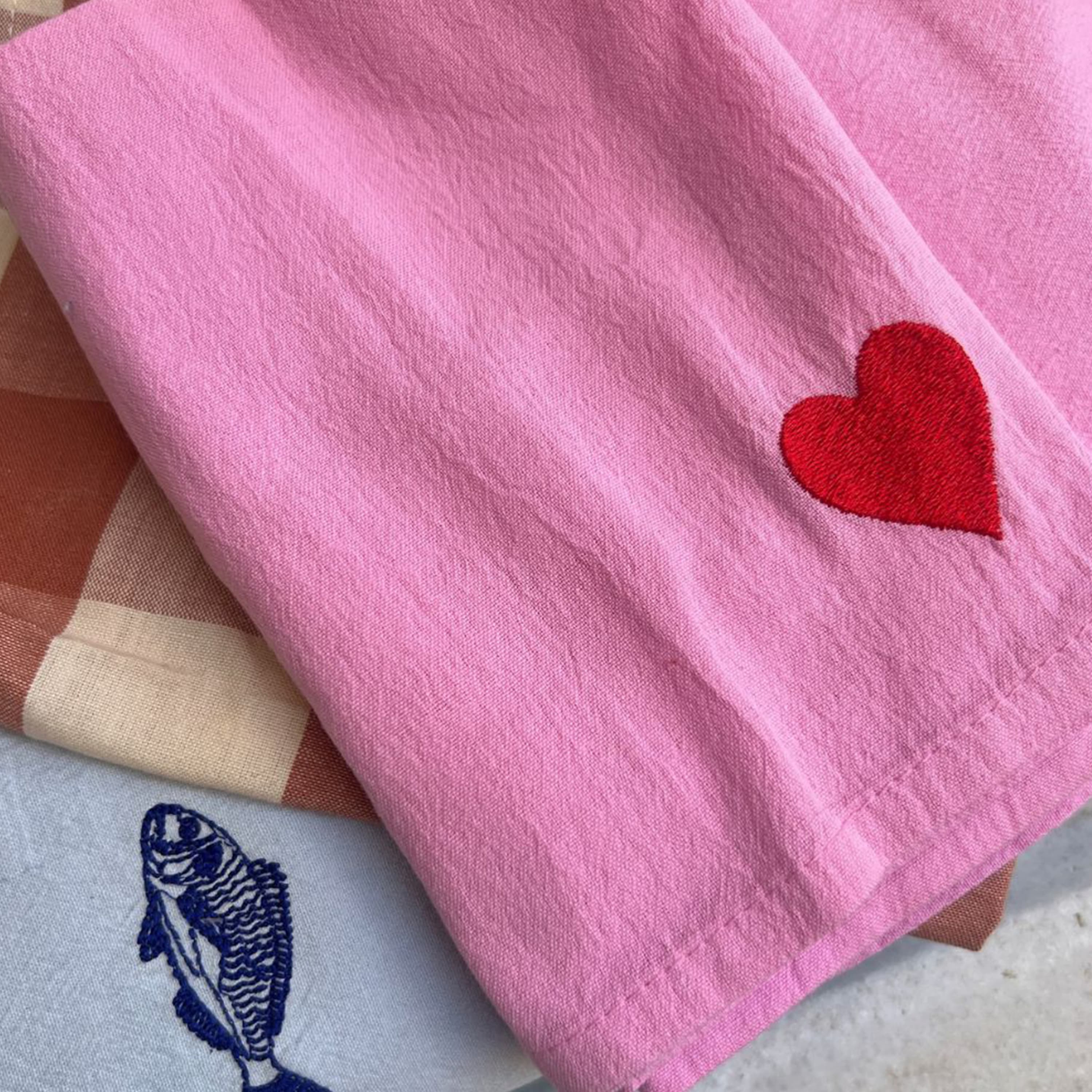 Midnattin Pink Hearts -lautasliinojen 4-pakkaus