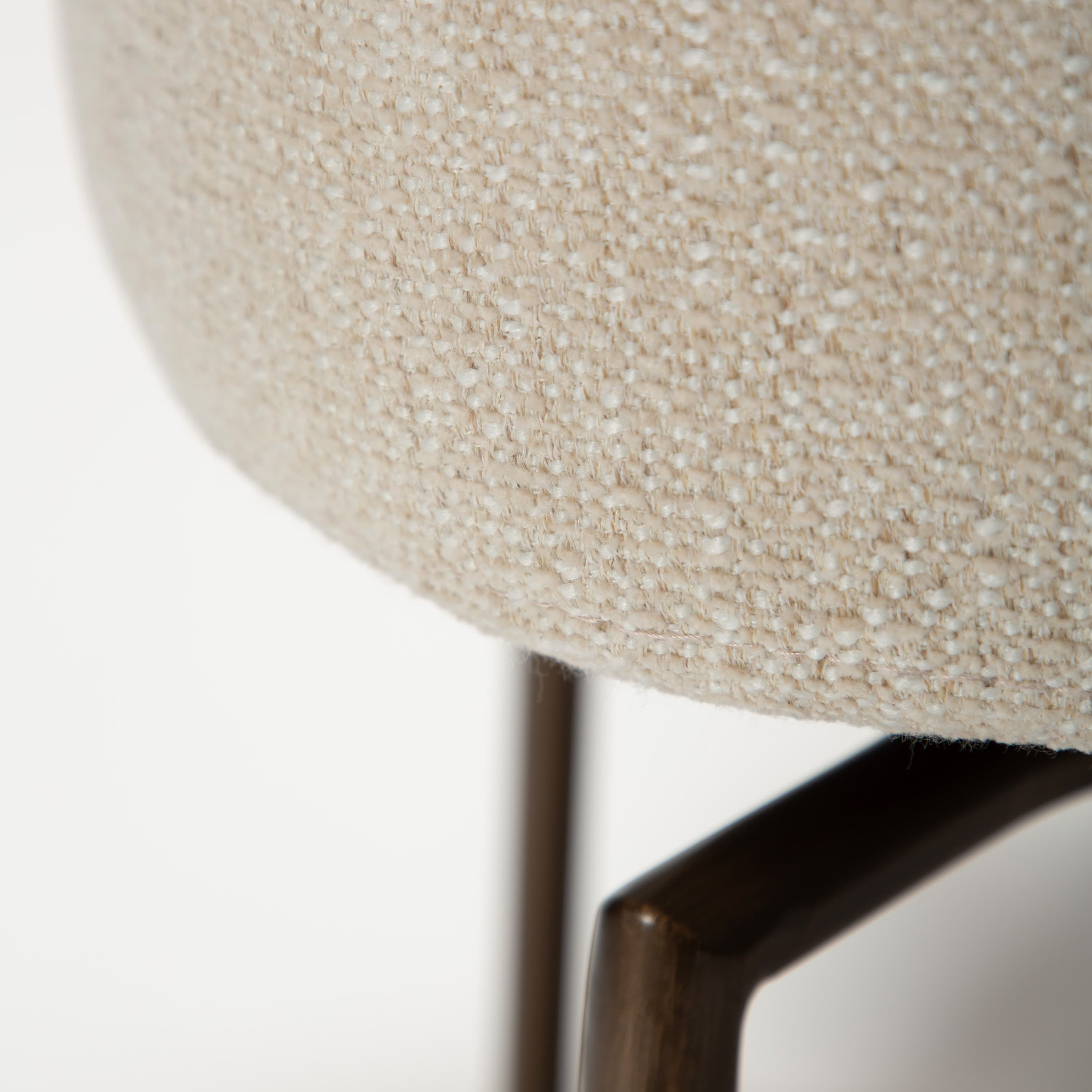 Bae Swivel Tuoli Simply Beige Bouclé/Antique Brass