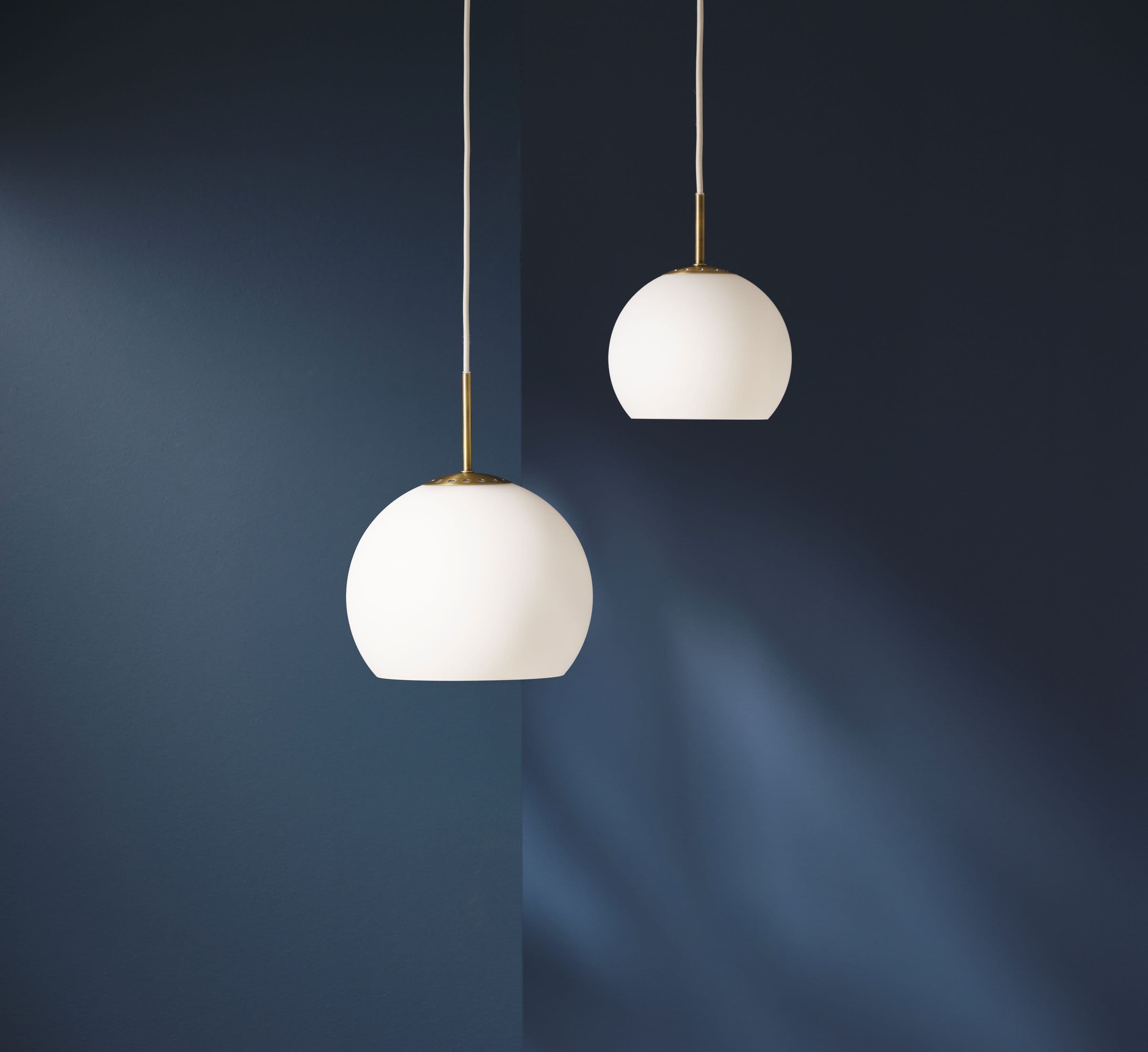 Ball Lasinen Kattovalaisin Opal White Ø25