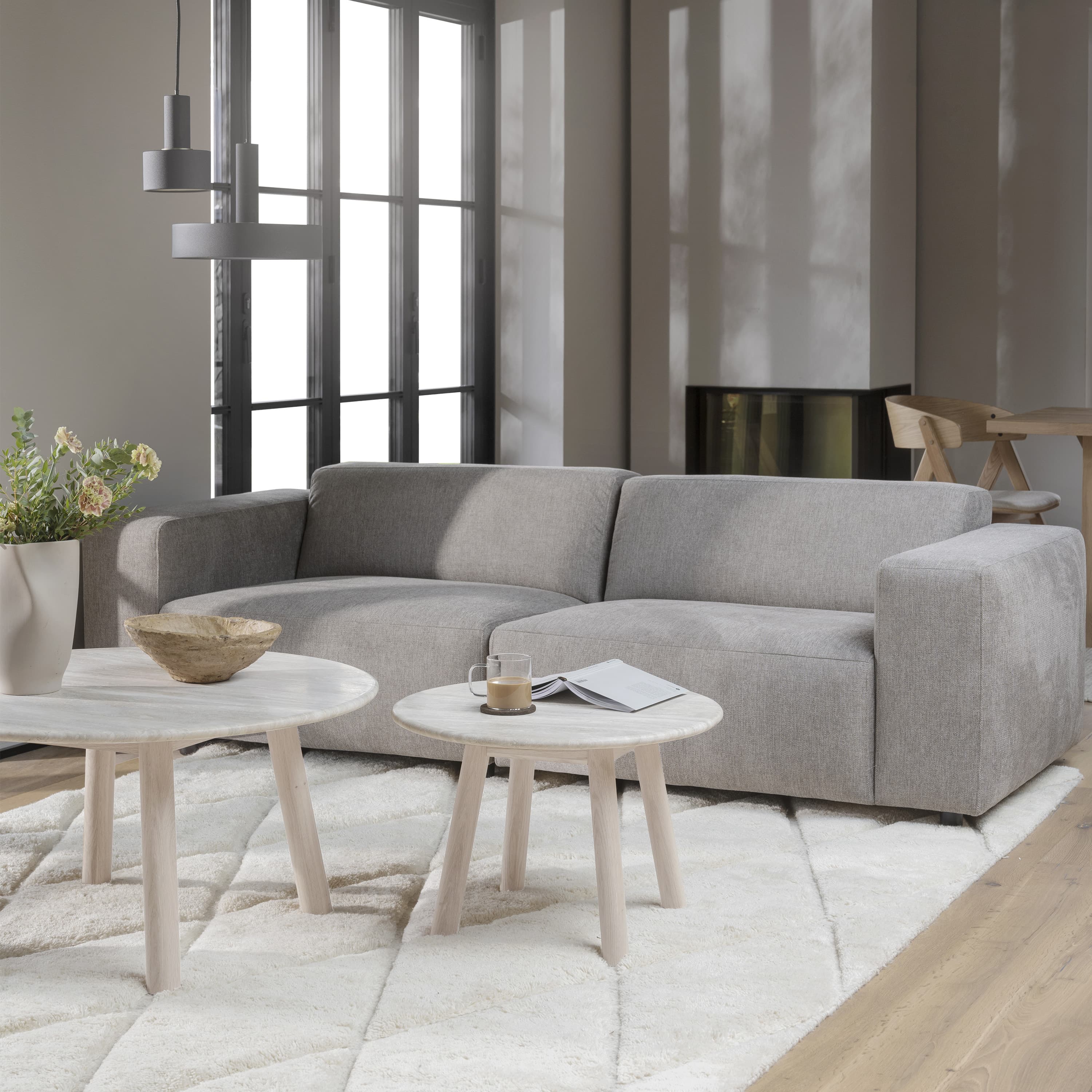 Taransay Soffbord Beige Travertin/Vitpigmenterad Ek Ø90