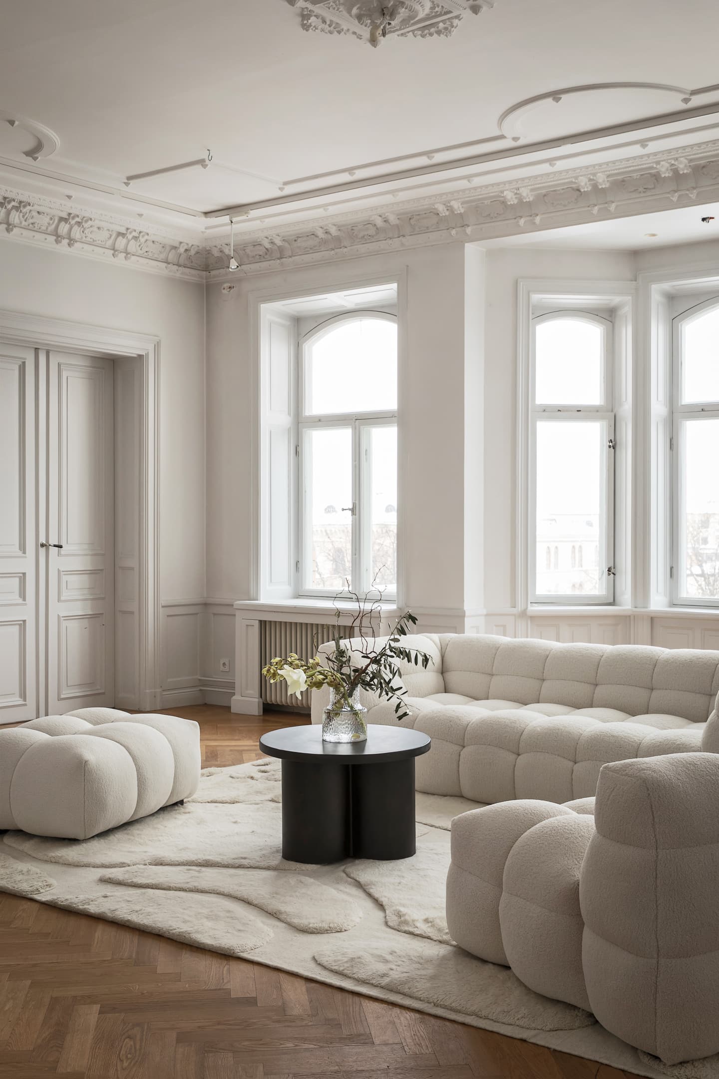 Vienna Villamatto Offwhite 250x350