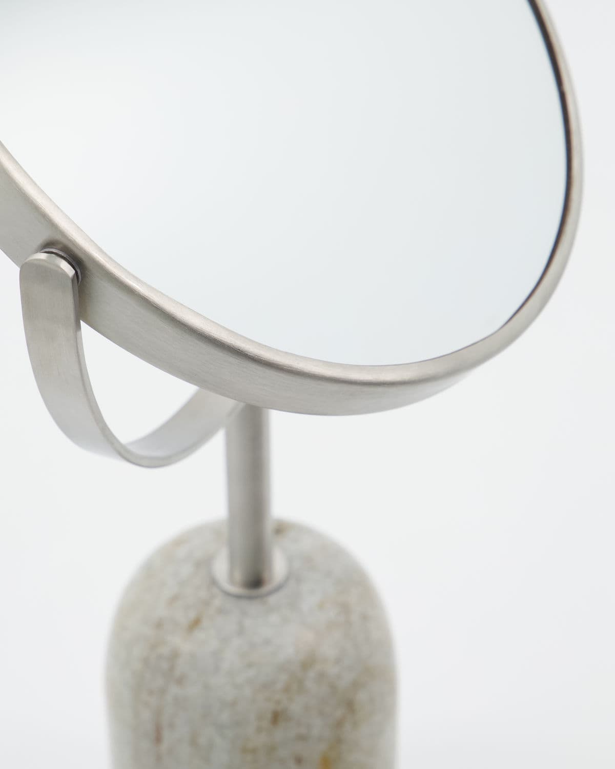 Marble 
Kaksipuolinen peili Beige Ø19