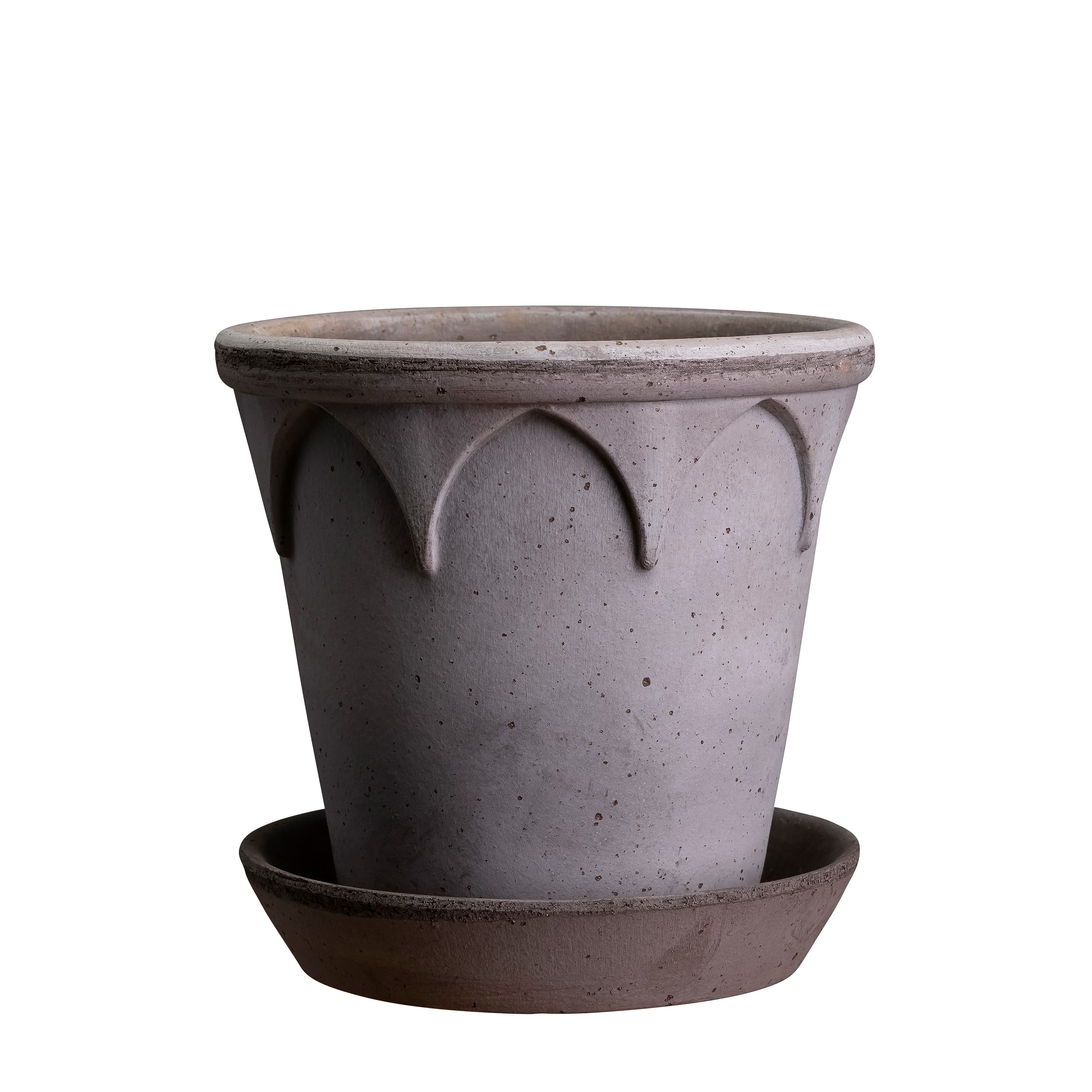 Elizabeth‑ruukku aluslautasella Raw Grey Terrakotta Ø25
