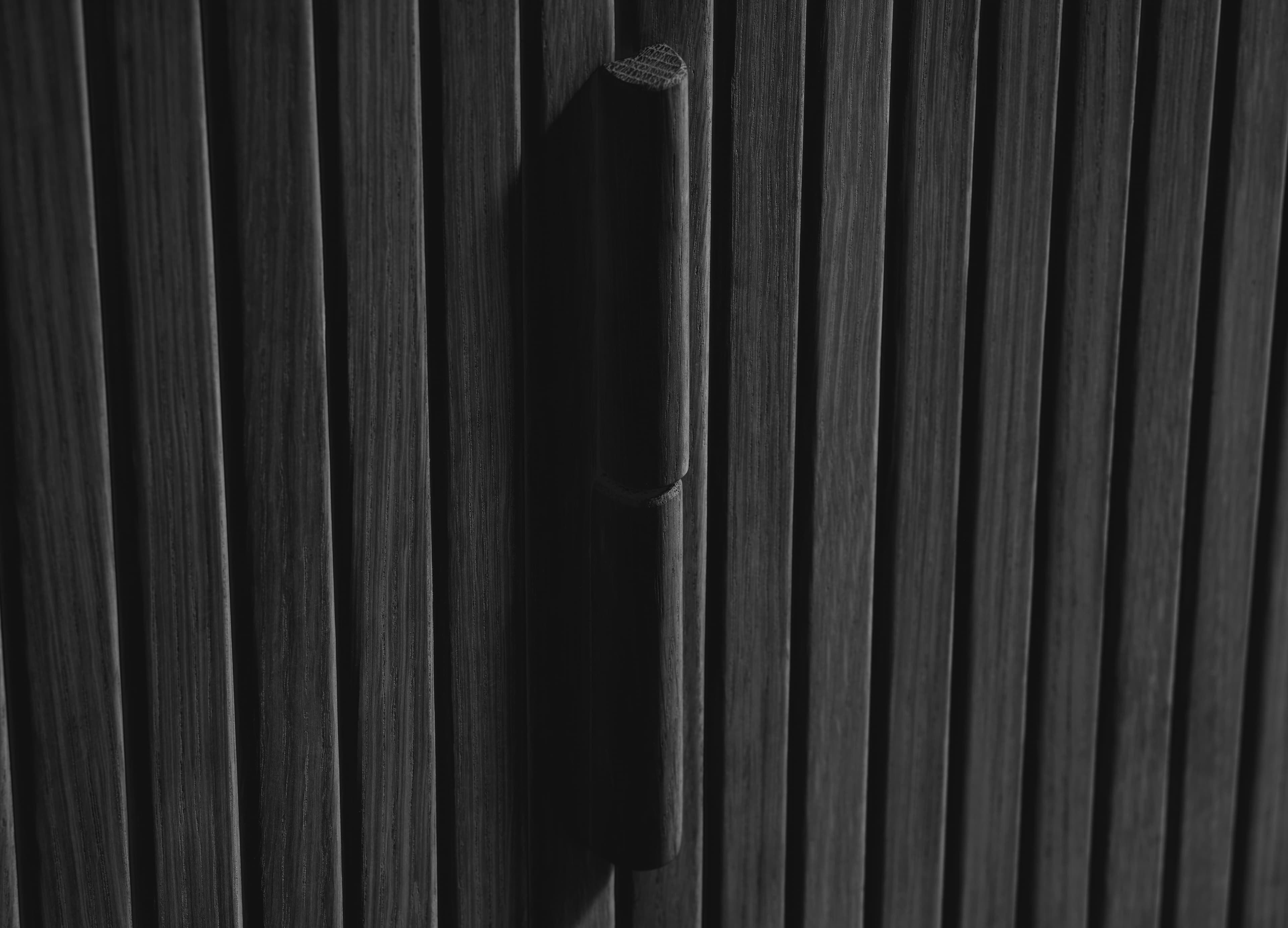 Tindra Kaappi Black Oak 113cm