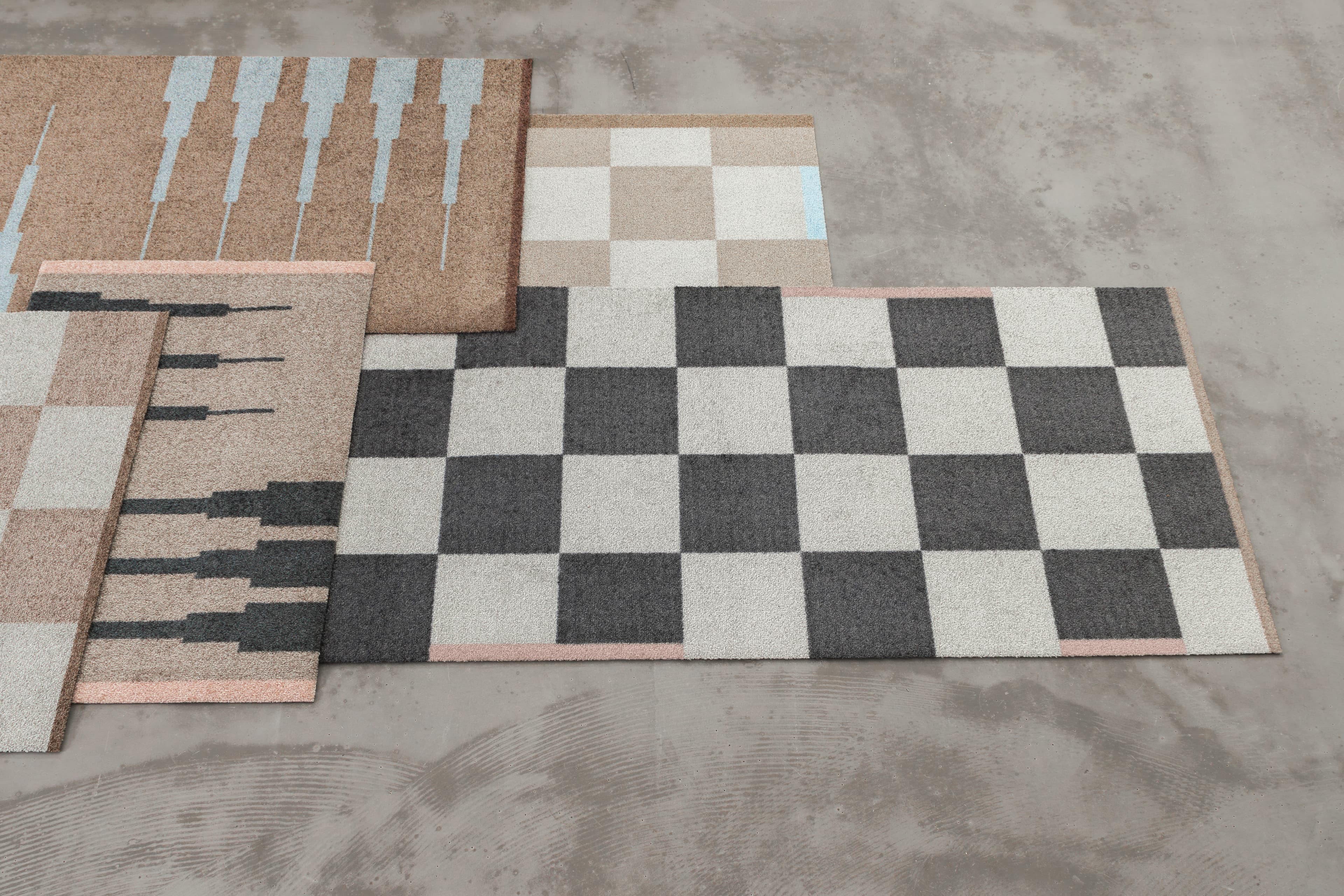 Square all-round matto camel 55x80