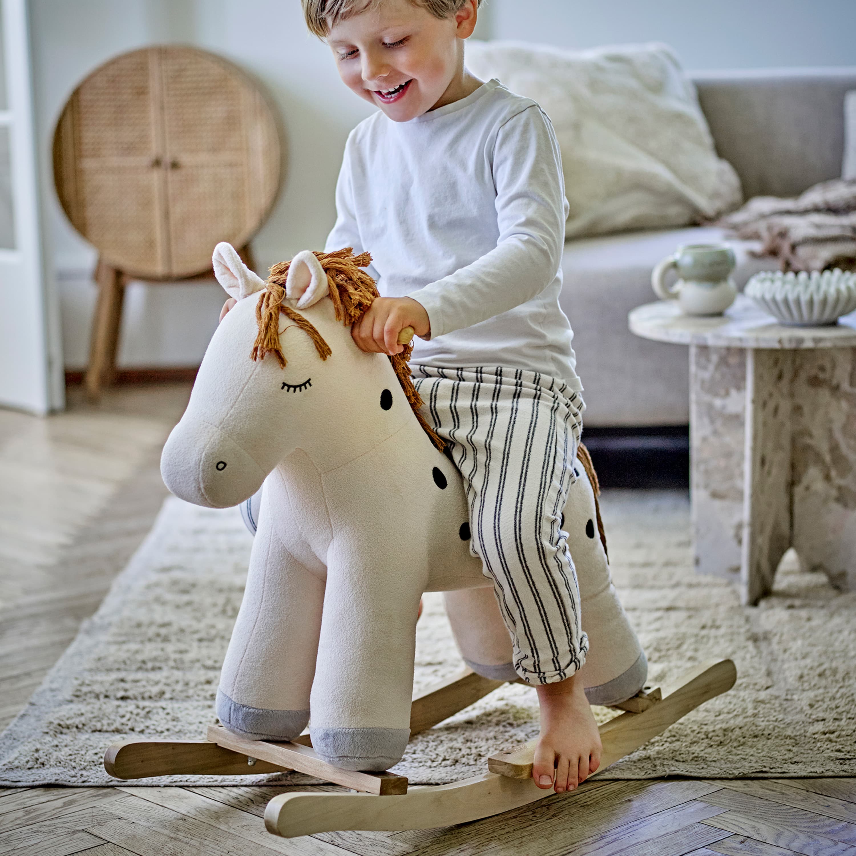 Merlen Keinuhevonen White