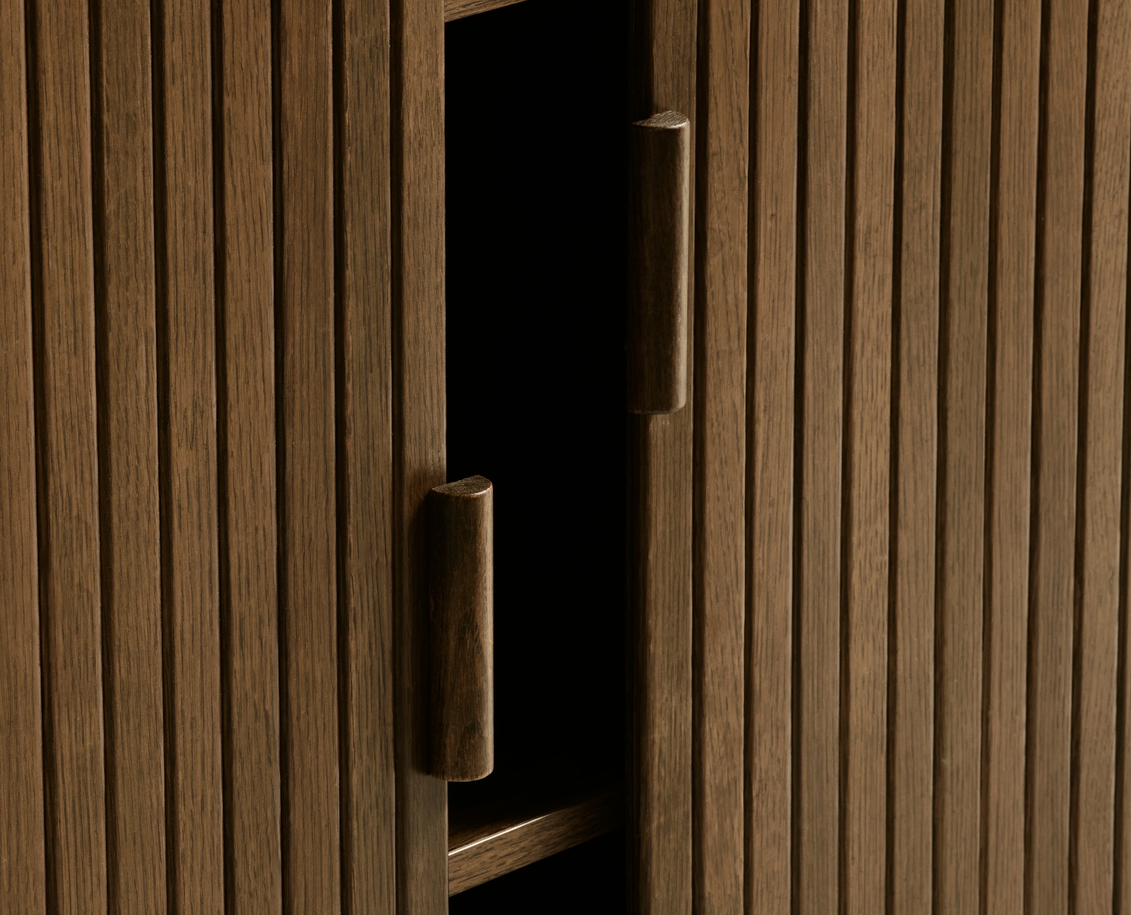 Tindra Kaappi Smoked Oak 113cm