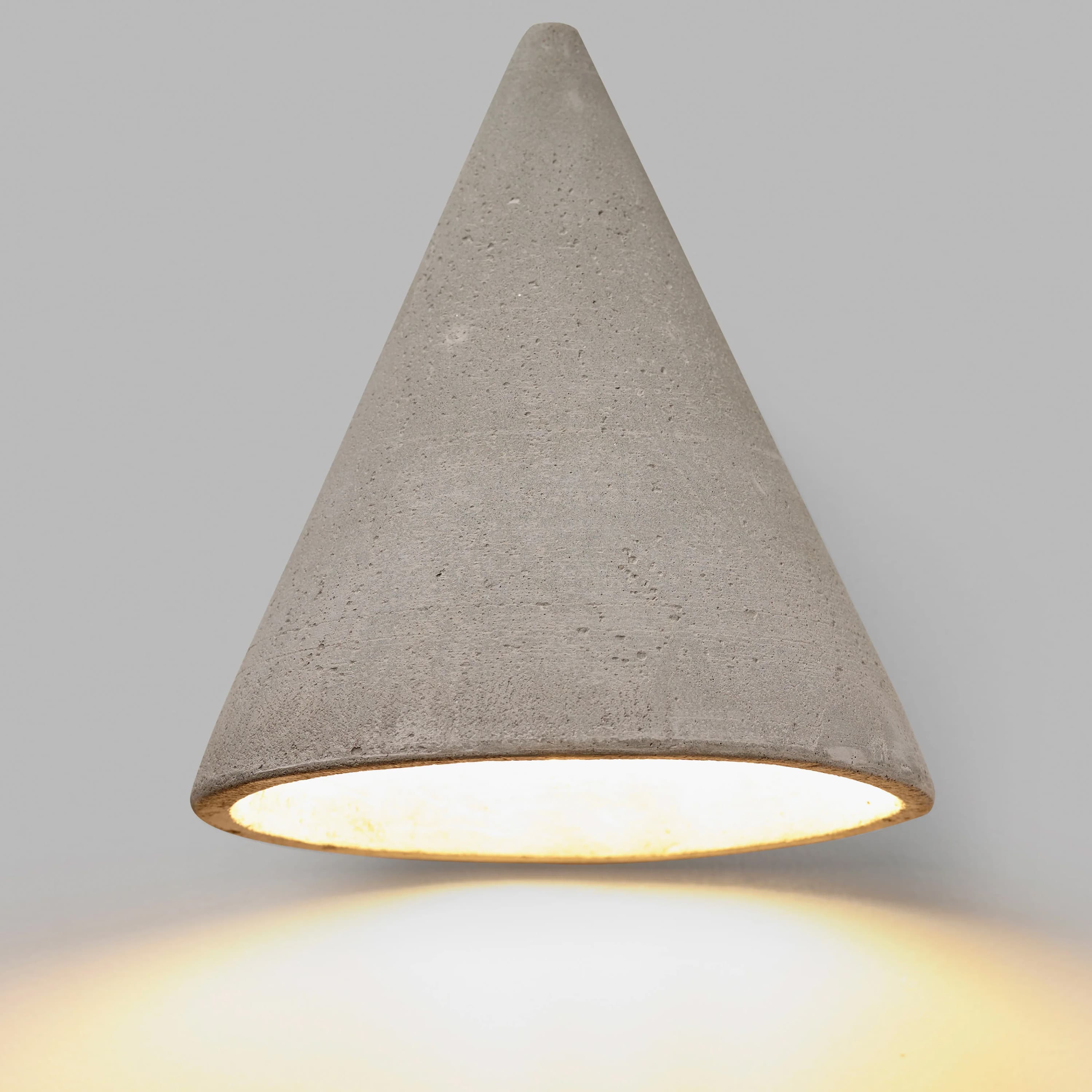 °1 Primary Shape Seinälamppu Concrete