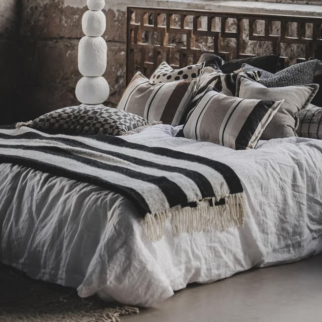 Zara blockstripe torkkupeitto norsunluu/musta 130x170