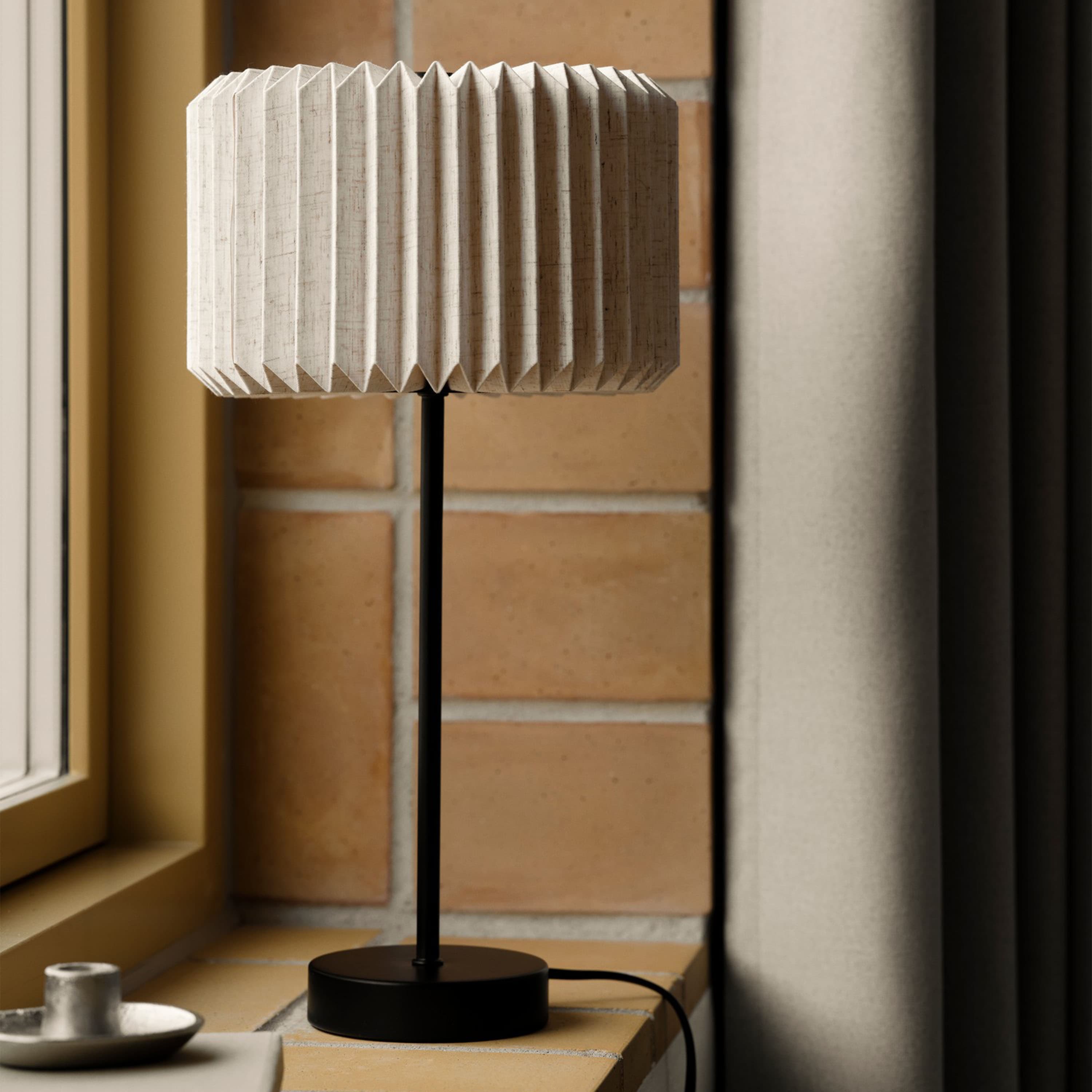 Vivienne Pöytävalaisin Musta 48cm