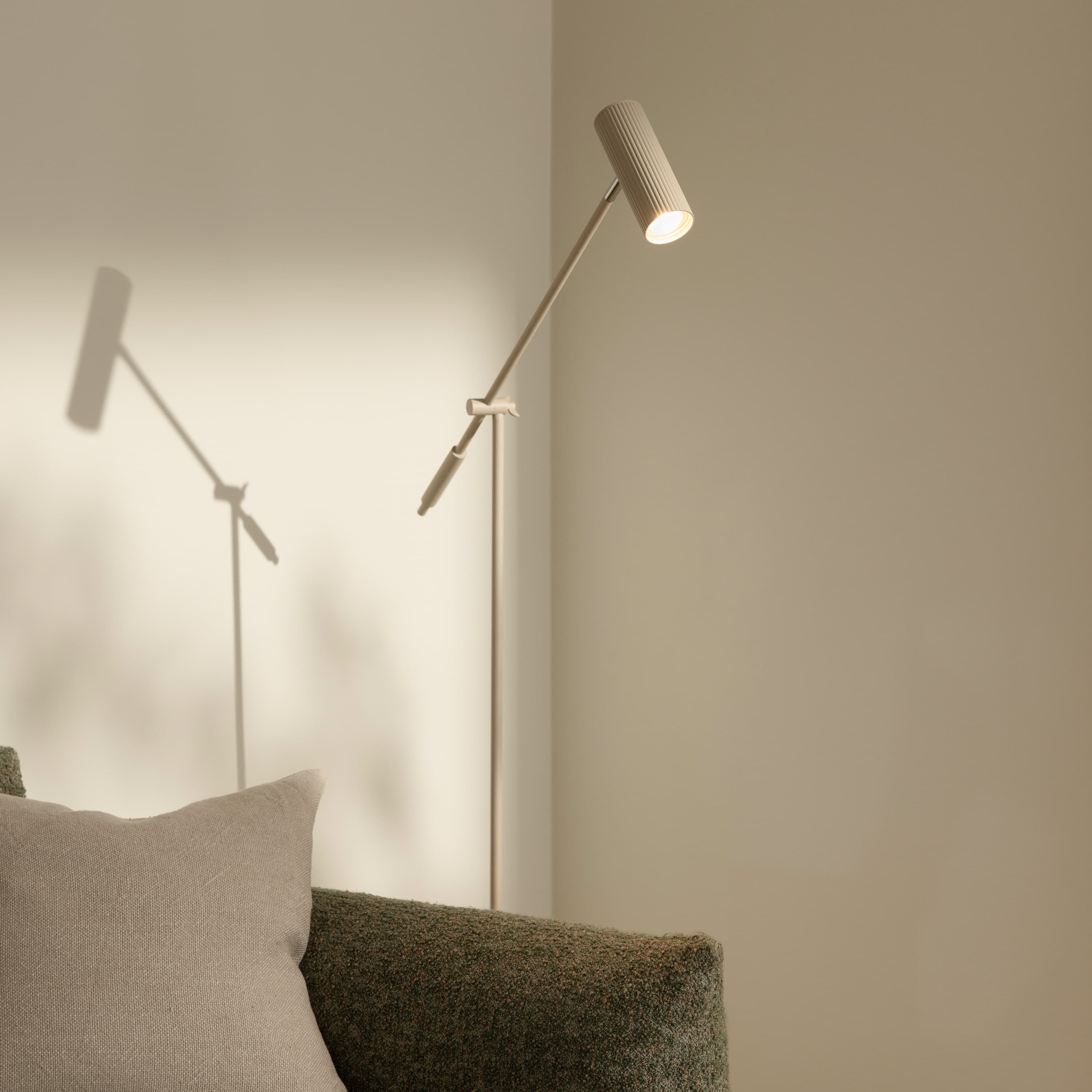 Hubble Luku Lattiavalaisin Beige