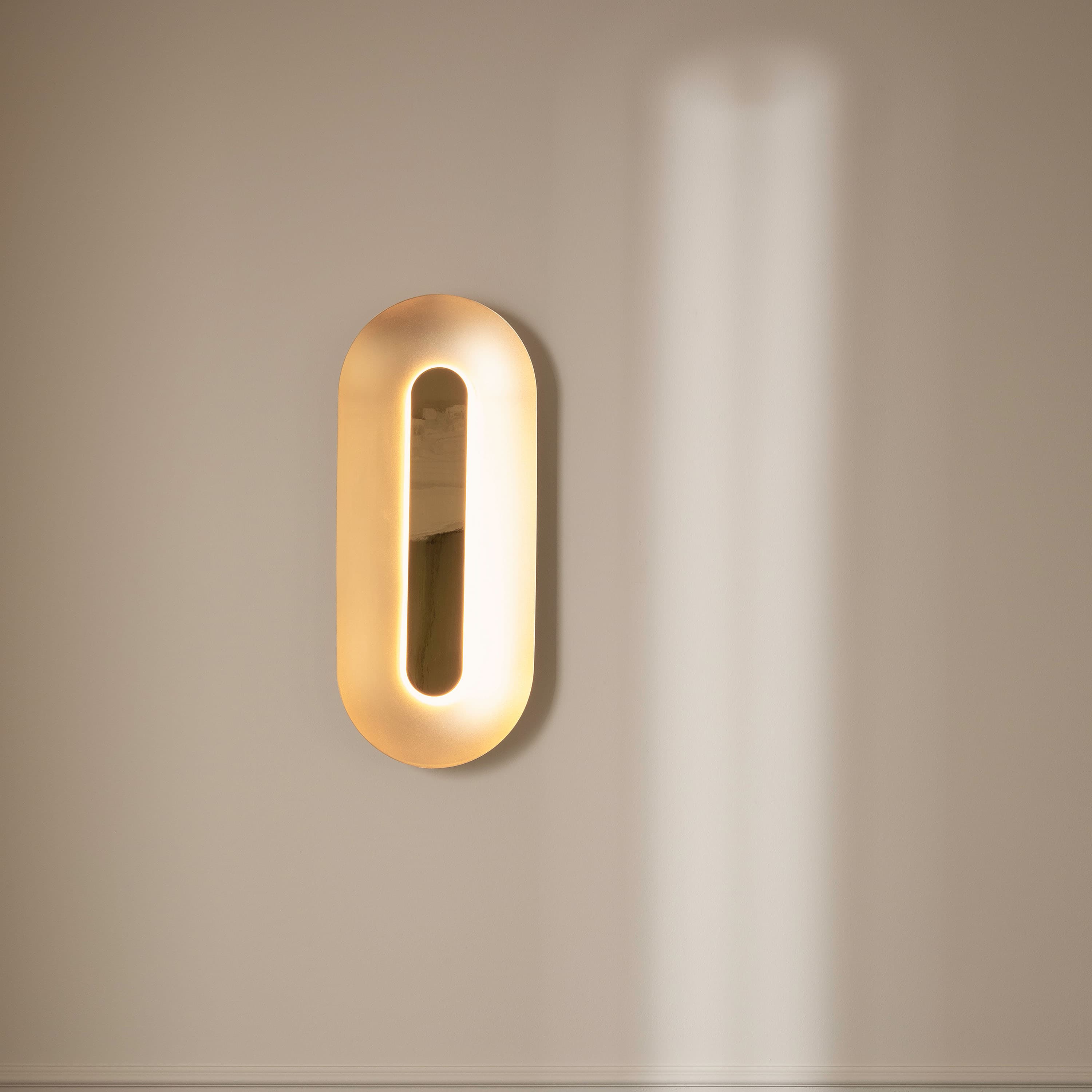 Sasi Seinävalaisin Brass Large